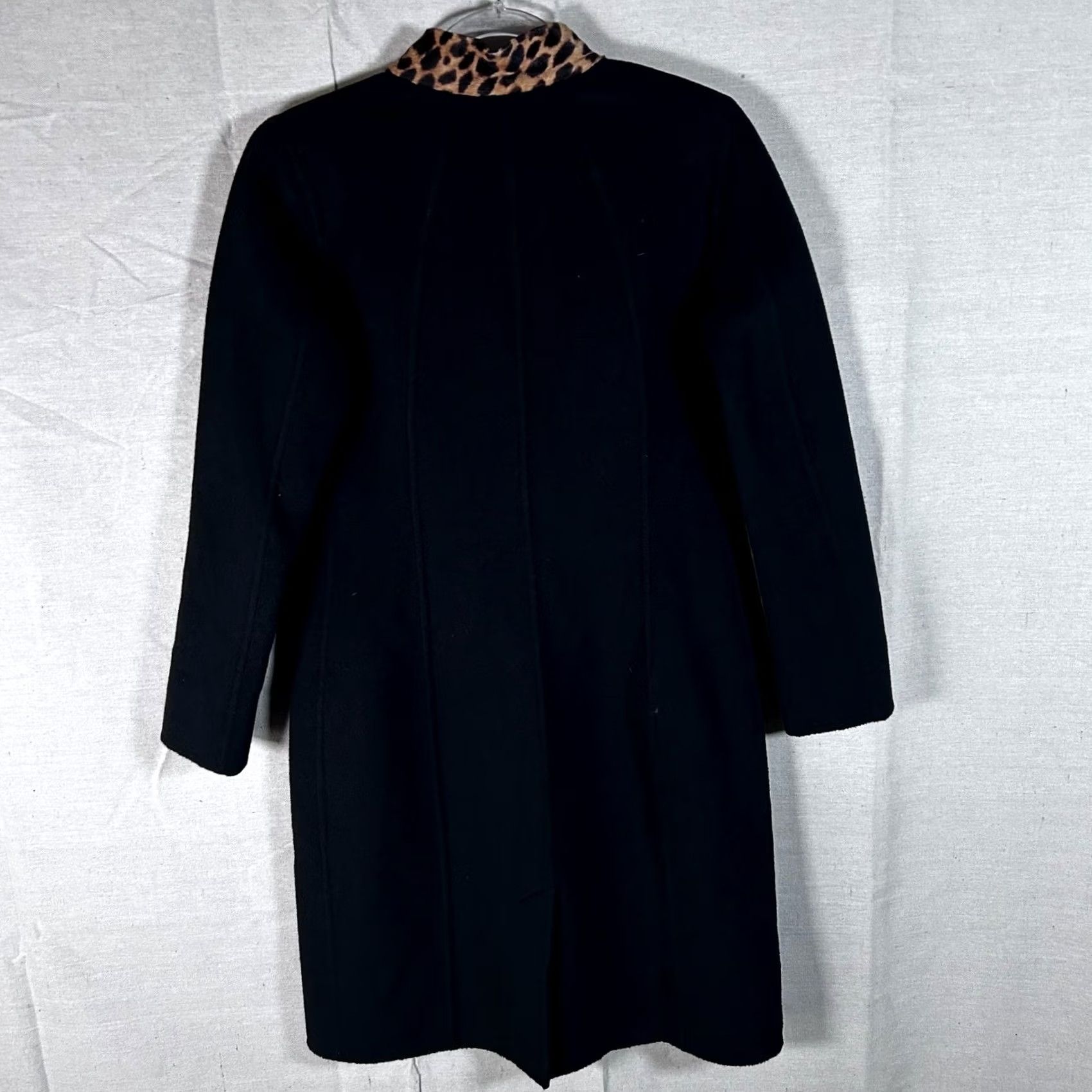 St. John St. John Coat Black Wool Blend Leopard Print Fur Collar Button Mid-Length Womens Size 4 Ensemble Size S / US 4 / IT 40 - 3 Thumbnail