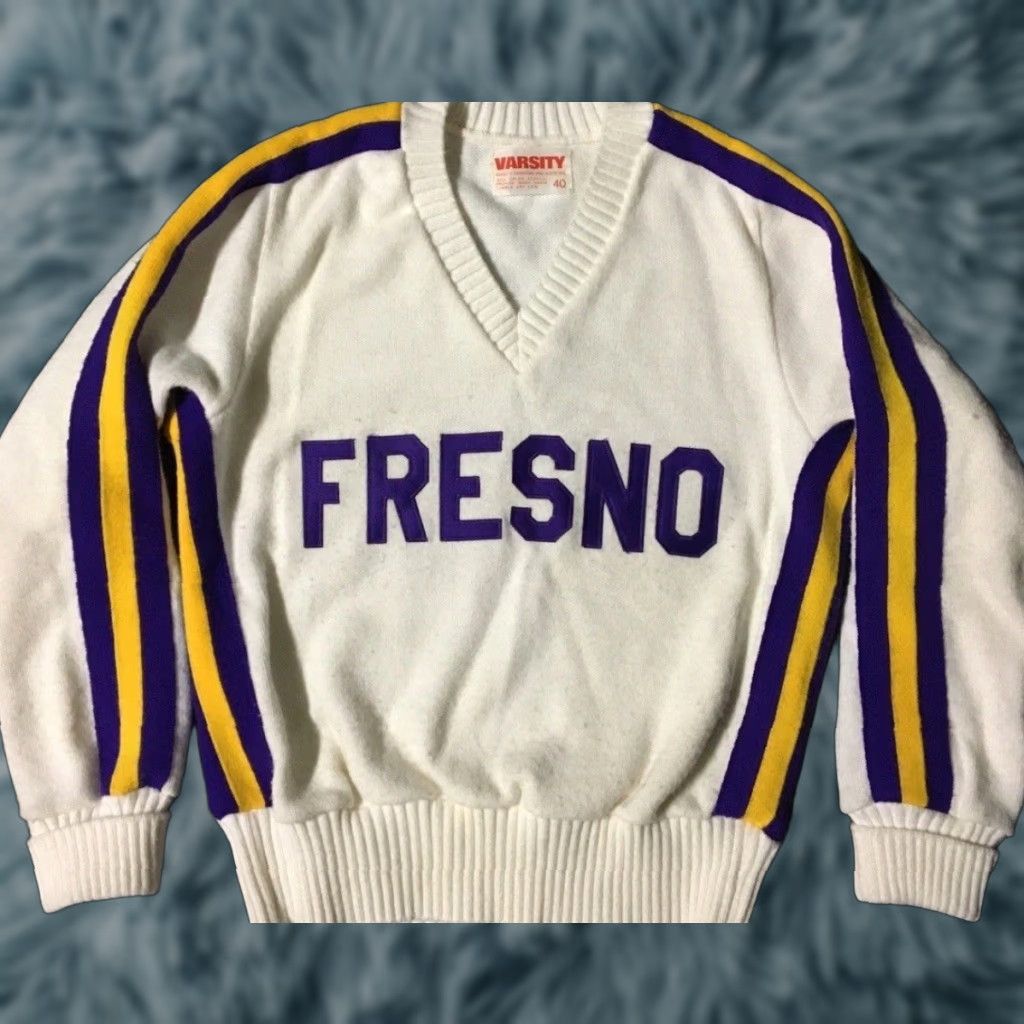 Vintage VINTAGE Fresno Varsity Letterman Sweater Shirt Women 40 White Vintage 80s 90s College School Track Football PE Heart Sports USA Size S / US 4 / IT 40 - 1 Thumbnail