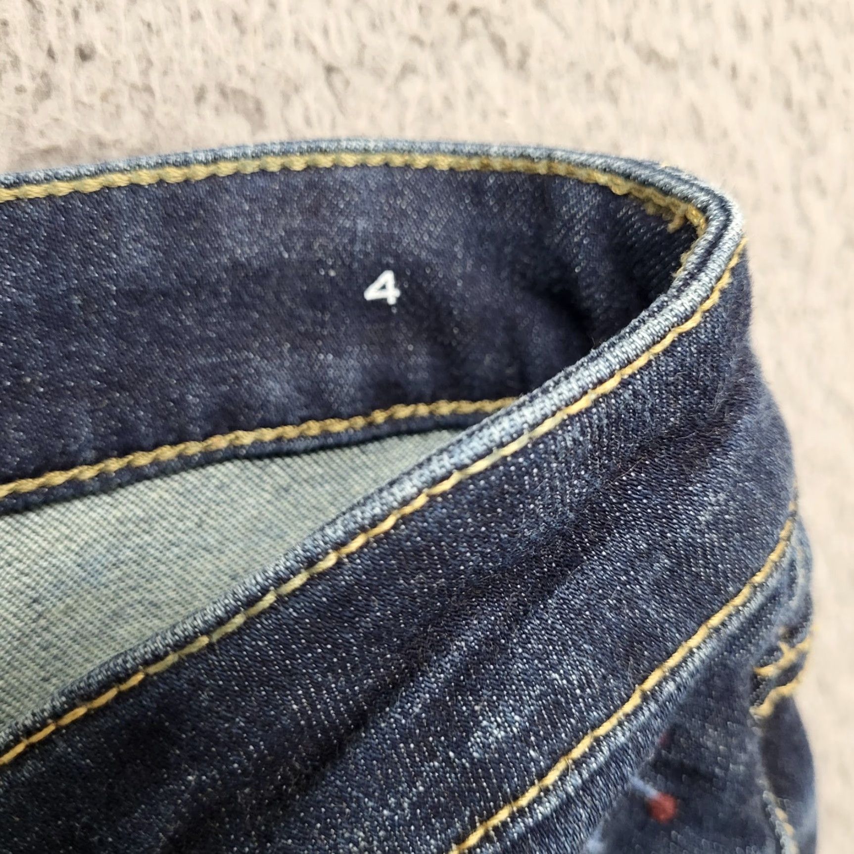 Vintage St. John's Bay Jeans Women's Size 4 Blue Tapered Leg Dark Embroidered Floral Size 27" / US 4 / IT 40 - 2 Thumbnail