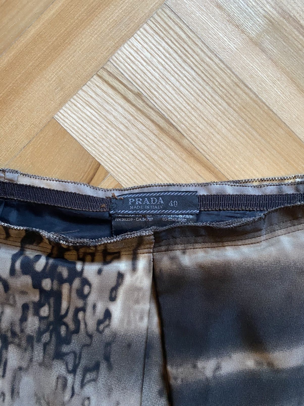 Prada Prada F/W2004 Skirt Size 27" / US 4 / IT 40 - 4 Thumbnail