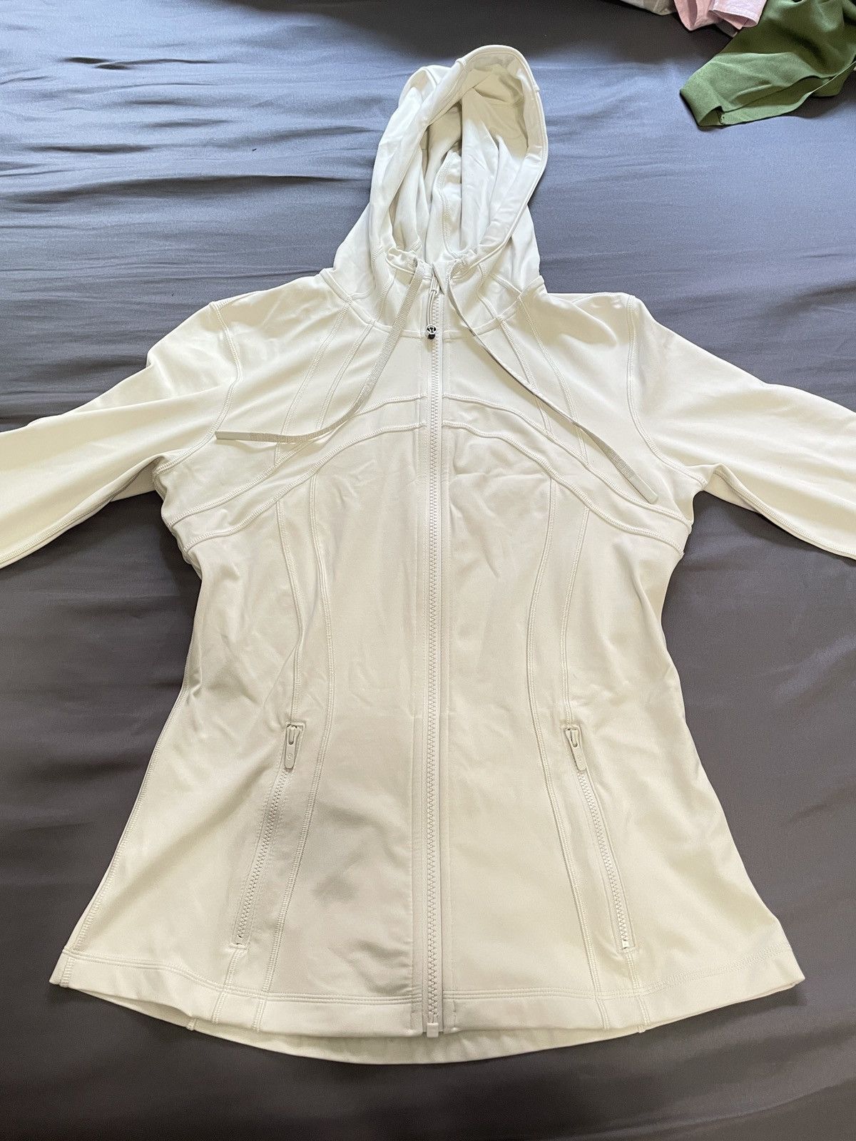 💨 Lululemon Hooded Define Jacket – Size 10 Barely Worn $79