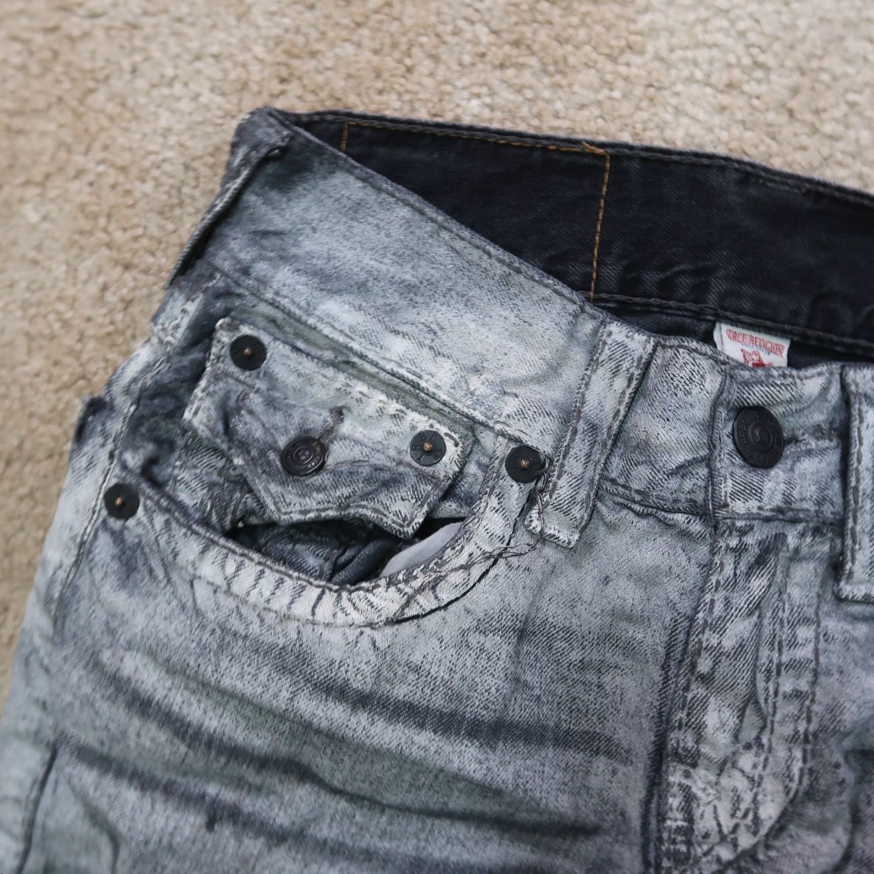 True Religion VINTAGE? No. True Religion Jeans Women's 27 Gray Denim Stretch Straight Leg Flap 90s Regular 33 Inseam Size 27" / US 4 / IT 40 - 4 Thumbnail