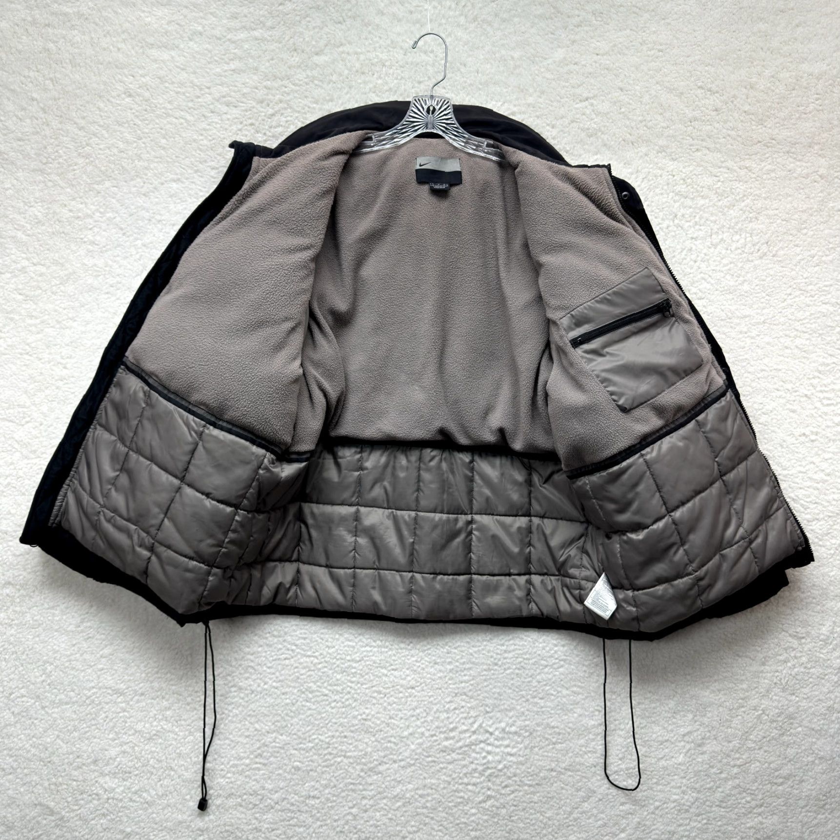 Nike VINTAGE Nike Puffer Jacket Mens Large Black Down Fleece Lined Insulated Hooded Size US L / EU 52-54 / 3 - 4 Thumbnail