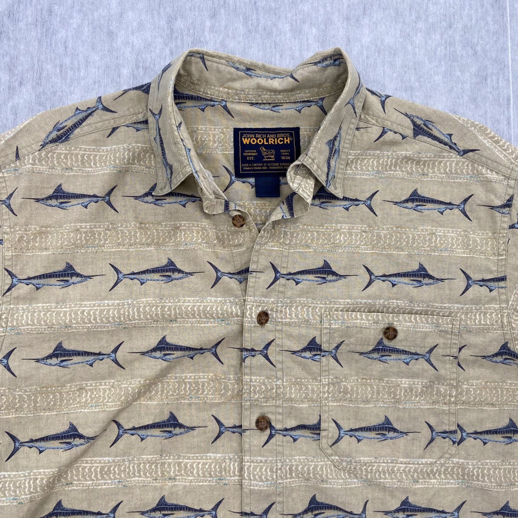 Vintage Woolrich Shirt Adult Large Tan Swordfish Short Sleeve Button-Up Fishing L Mens Regular 100% Cotton Khaki Pattern Swordfish Size US L / EU 52-54 / 3 - 3 Thumbnail