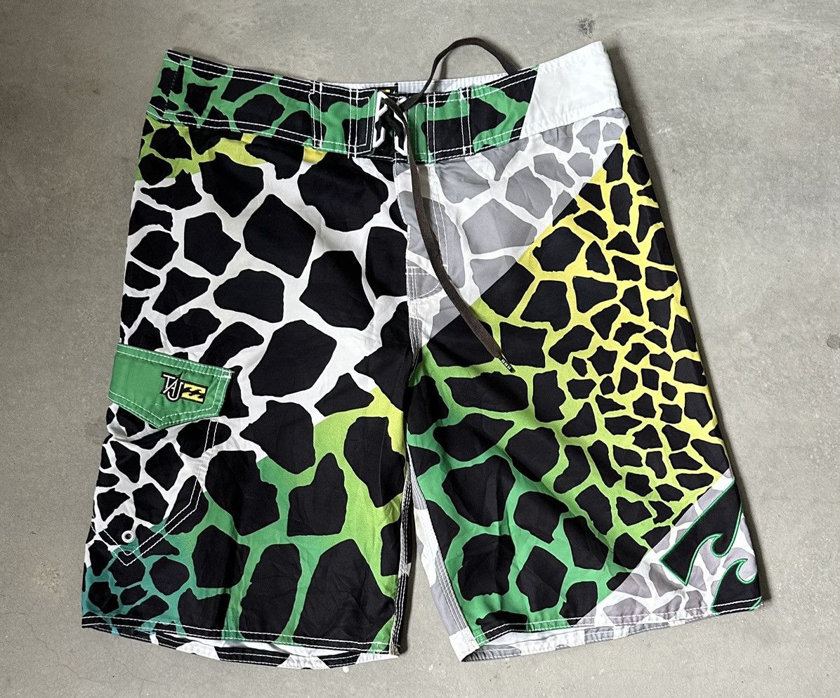 Billabong VINTAGE Y2K BILLABONG TAJ BURROW BOARDSHORT Size US 34 / EU 50 - 1 Thumbnail