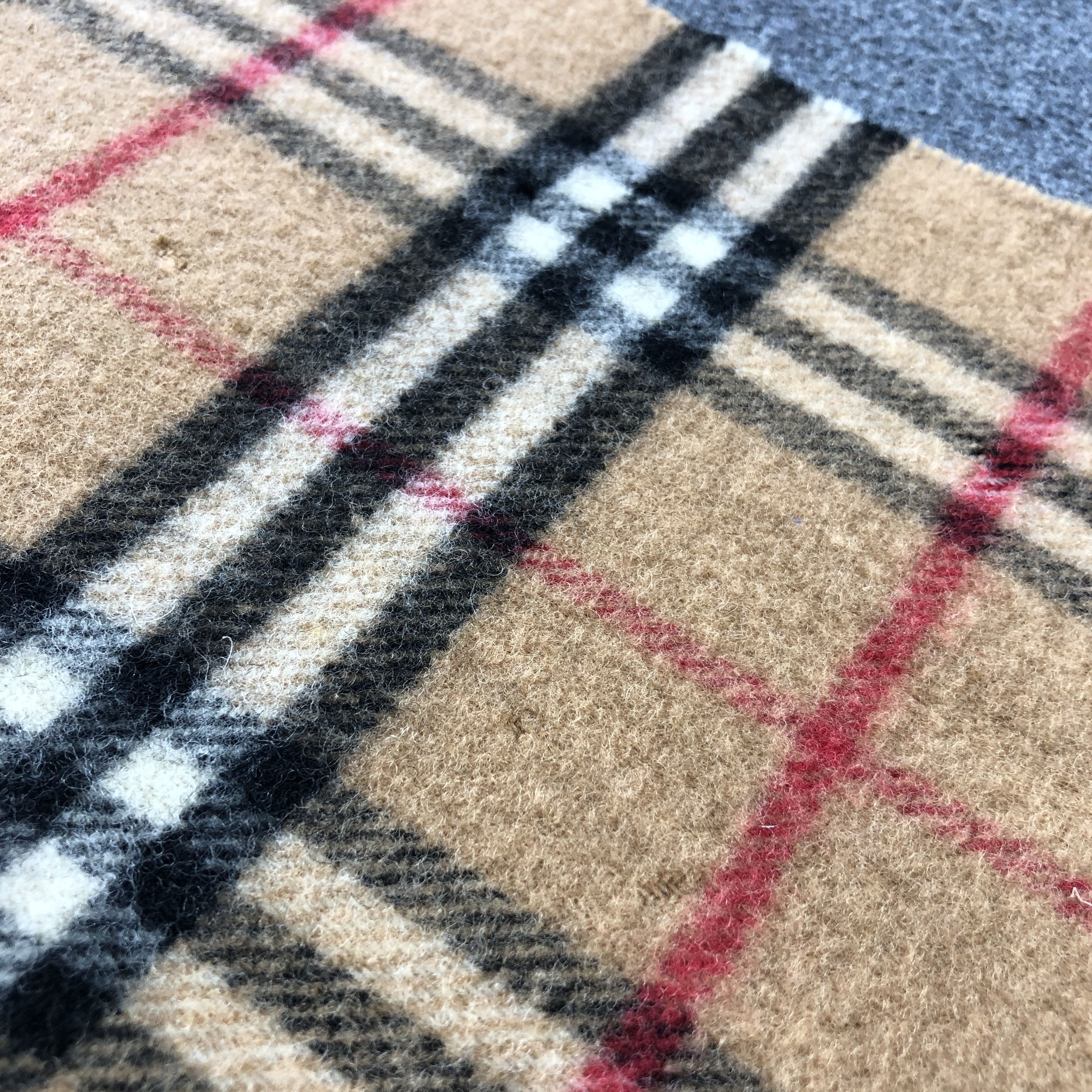Burberry Burberry Tan Nova Check Wool Scarf Muffler V2922 Size ONE SIZE - 7 Thumbnail
