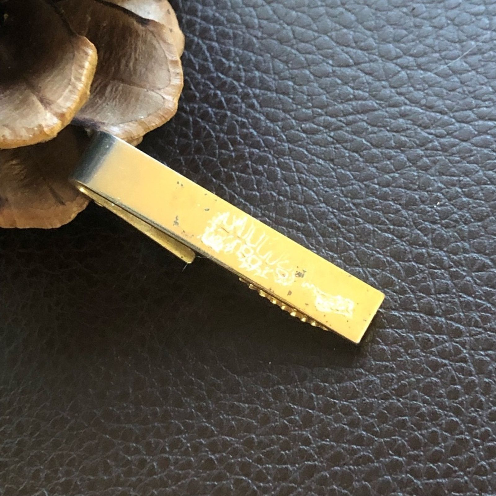 Vintage Vintage 1950s gold engraved animal petroglyph tie bar clip Size ONE SIZE - 11 Thumbnail