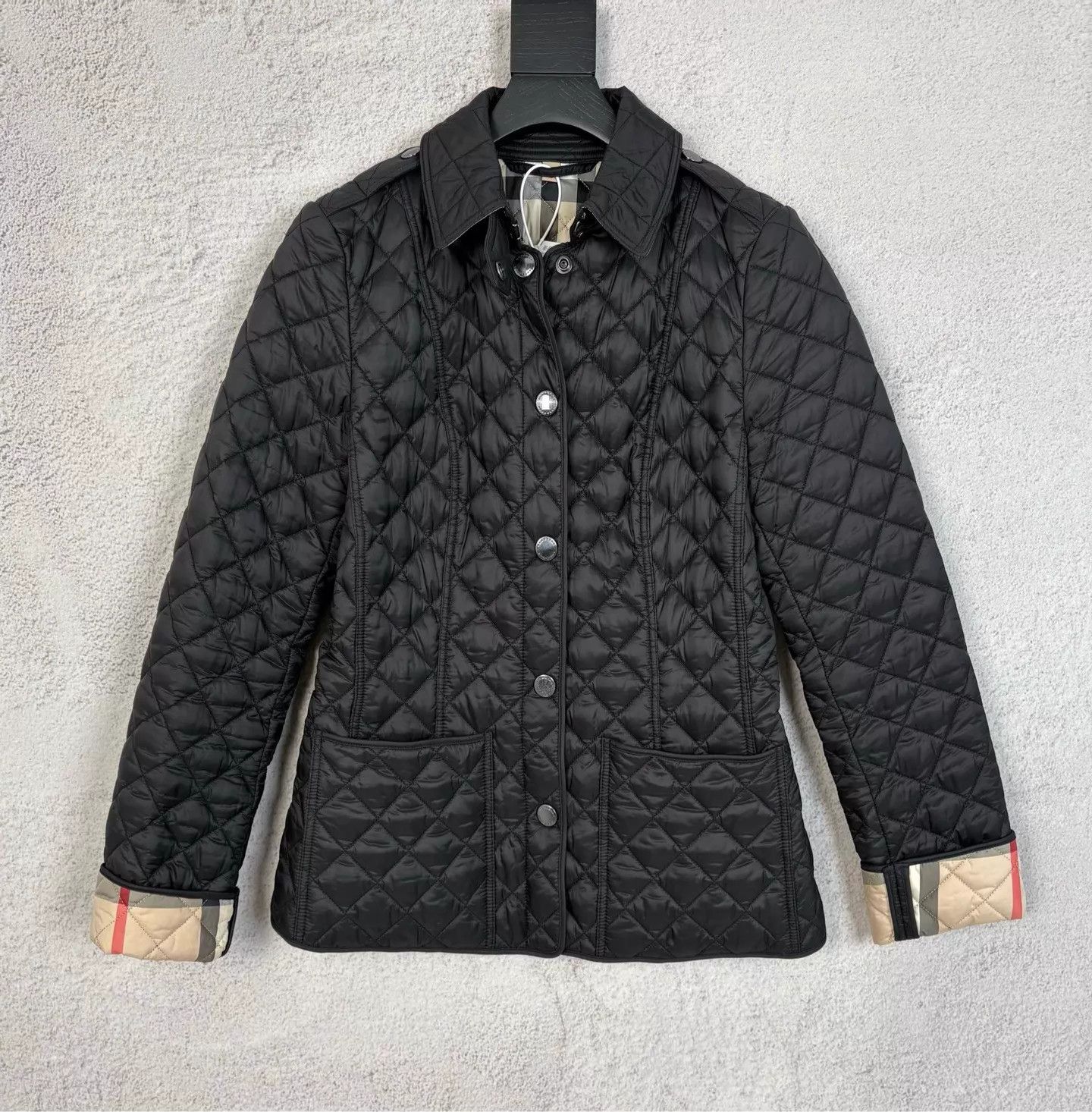 Burberry Burberry check lining puffer jacket black Size XS / US 0-2 / IT 36-38 - 1 Thumbnail