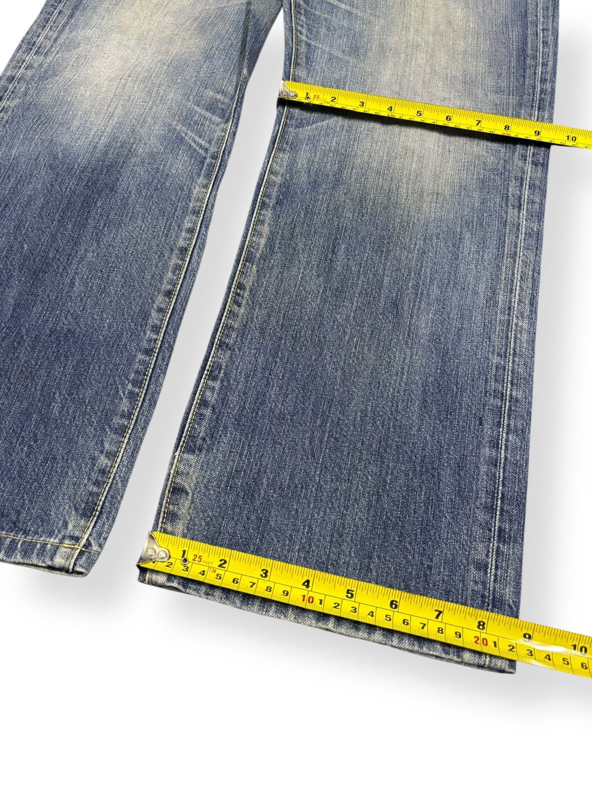 Undercover × Uniqlo Vintage Japanese Brand Uniqlo S002 Blue Wash Faded Jeans Size US 36 / EU 52 - 14 Thumbnail