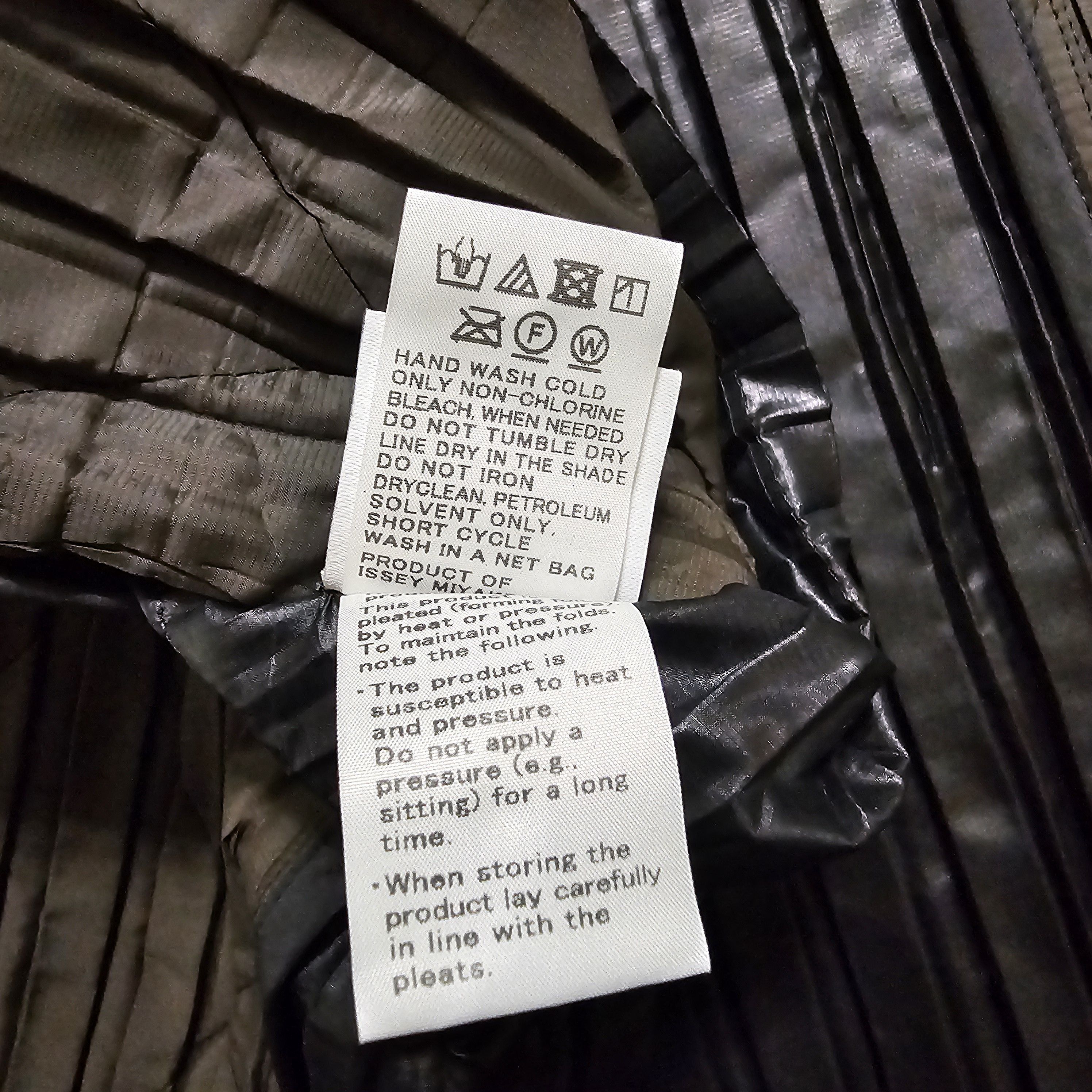 Issey Miyake Homme Plissé Issey Miyake Black Padded Pleats Vest Size 2/M Size US M / EU 48-50 / 2 - 17 Thumbnail