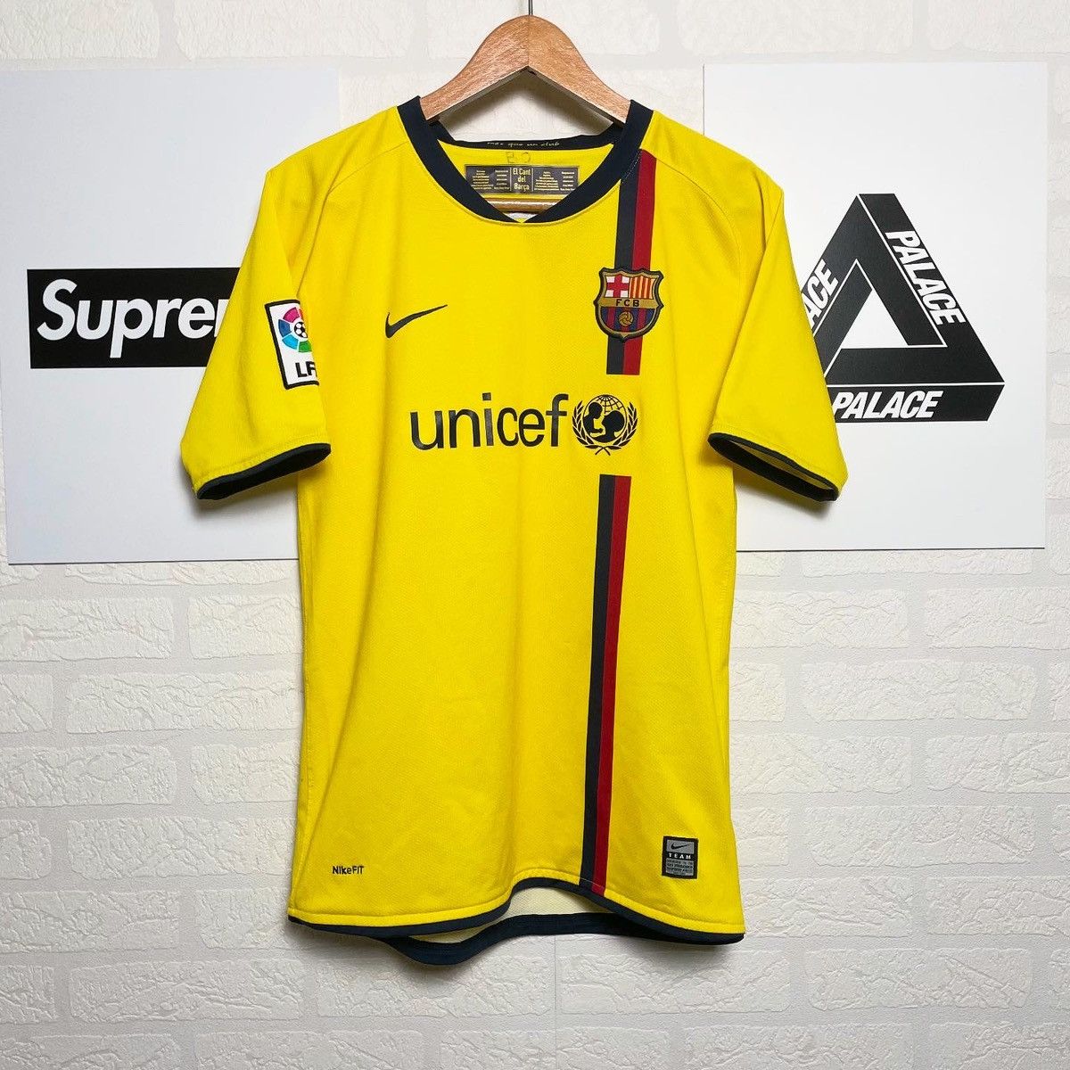 Nike × Vintage Nike FC Barcelona 2008/10 Away Soccer Jersey Size S Size US S / EU 44-46 / 1 - 1 Thumbnail