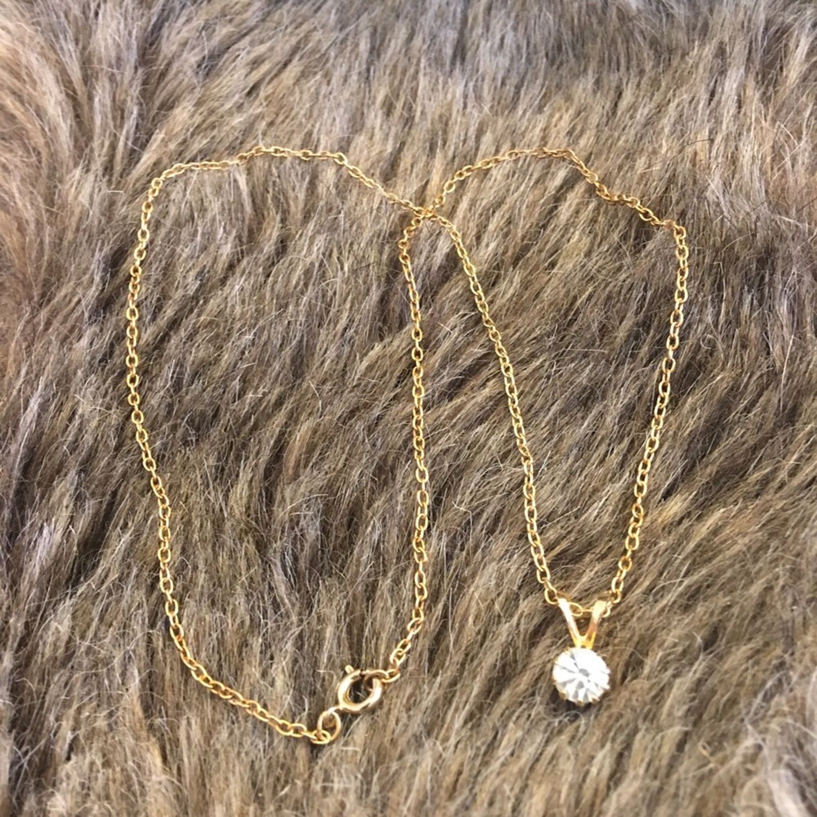 Vintage Vintage clear rhinestone pendant on gold chain Size ONE SIZE - 8 Thumbnail