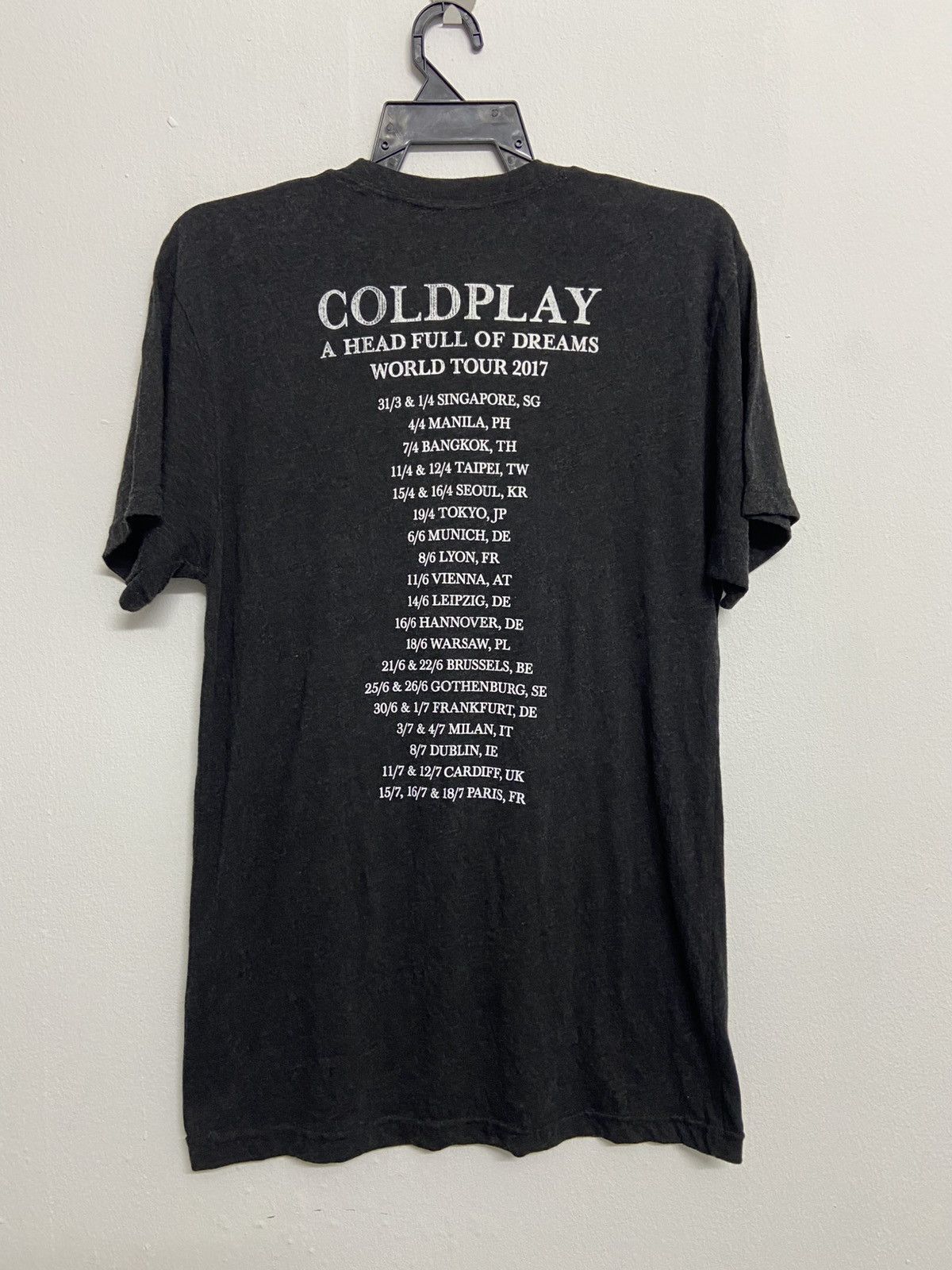 Band Tees Coldplay band Parachutes tour 2017 Tee Size US M / EU 48-50 / 2 - 2 Thumbnail