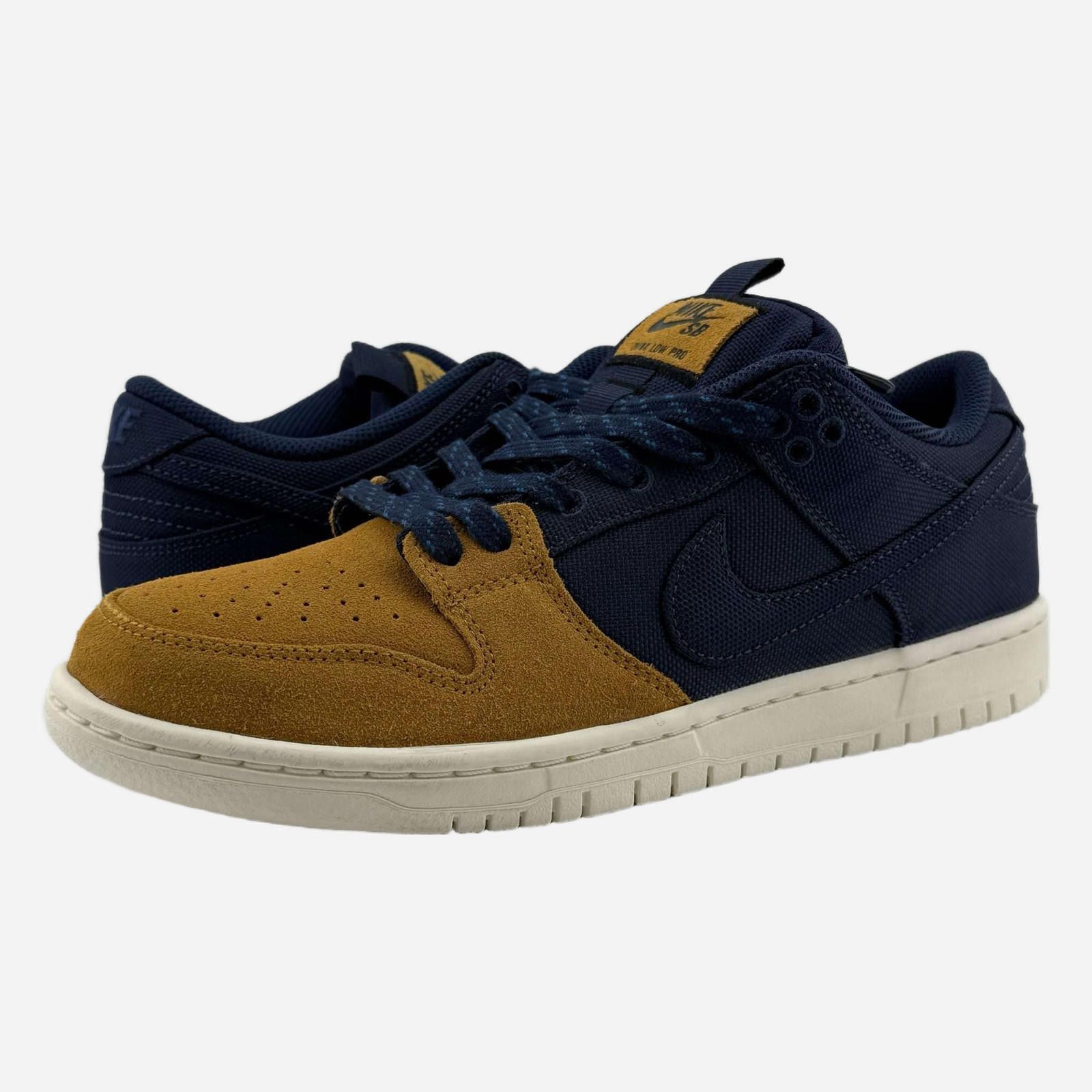 Nike Nike SB Dunk Low Pro Backpack US 8 New with Box DX6775-400 Size US 8 / EU 41 - 1 Thumbnail