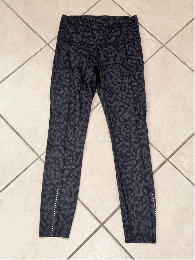 Lululemon LULULEMON F&F HR WITH POCKETS 23” LEGGING BLACK GREY SIZE 4 Size 27" / US 4 / IT 40 - 9 Thumbnail