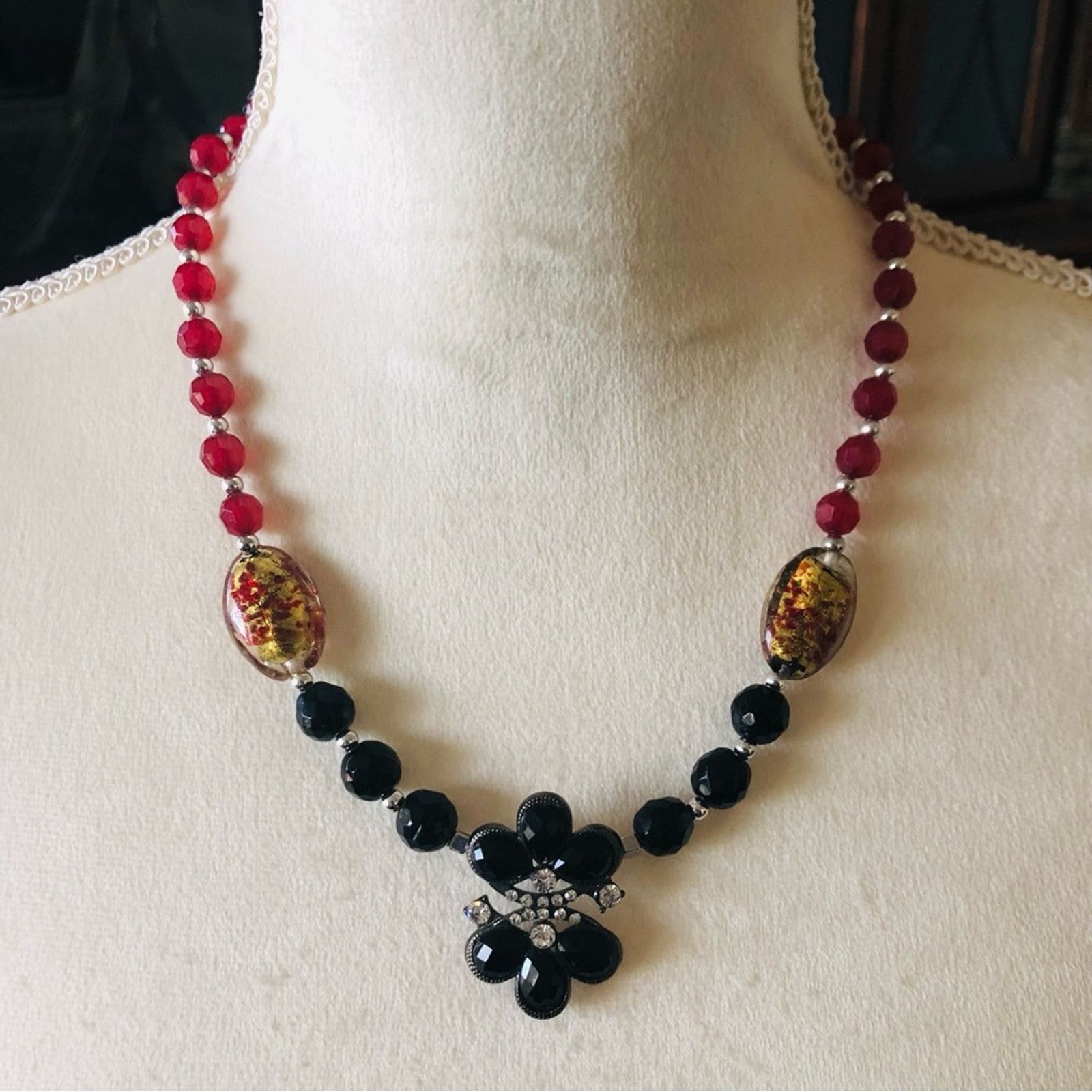 Handmade Handcrafted faceted glass and acrylic bead necklace Size ONE SIZE - 3 Thumbnail