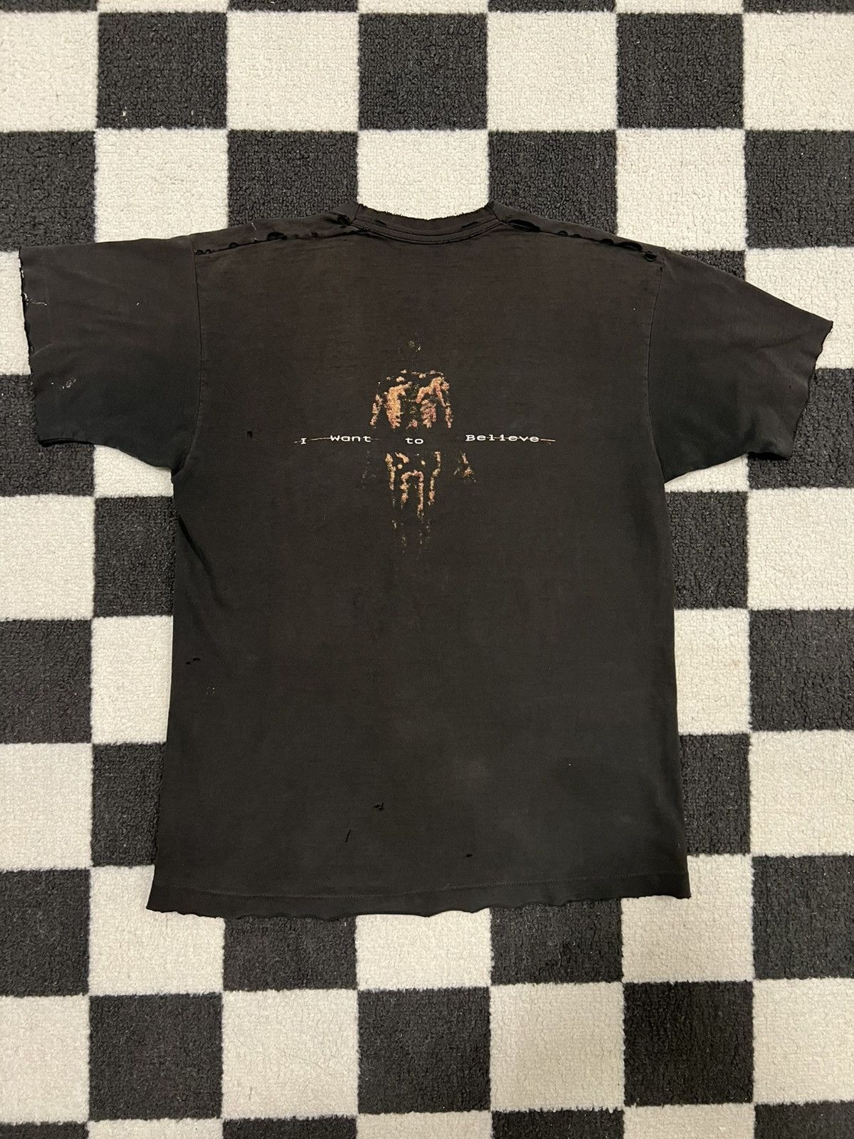 Vintage Vintage 1995 X Files Thrashed Tee Size US L / EU 52-54 / 3 - 7 Thumbnail