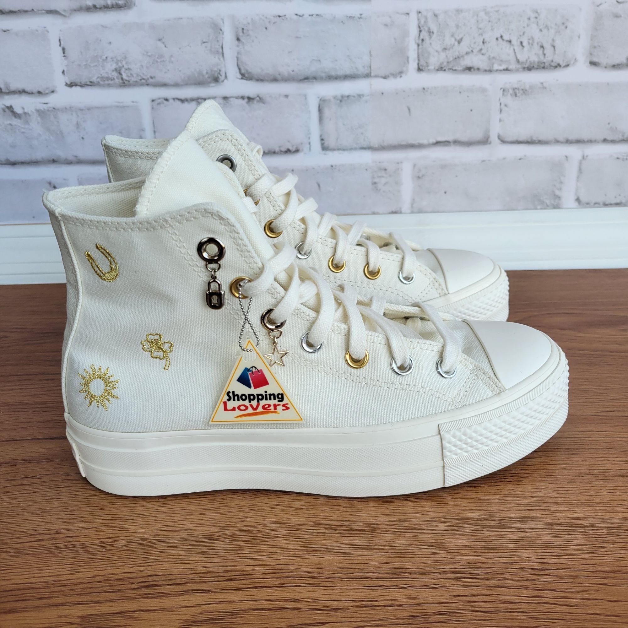 Converse Converse Chuck Taylor Lift Platform Luck Charms 7.5 Women Sh Size US 7.5 / IT 37.5 - 10 Thumbnail