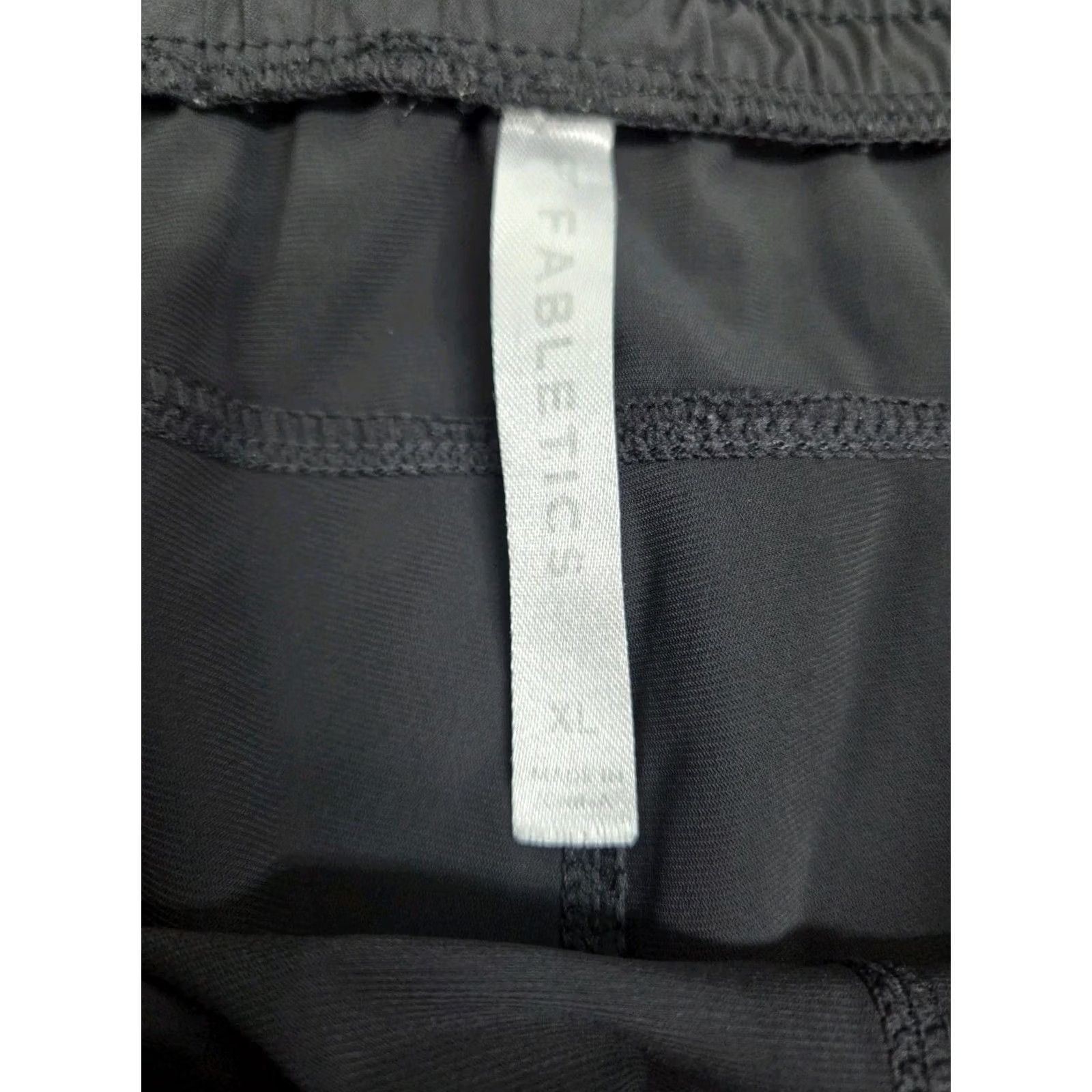 Fabletics Fabletics Mens Athletic Performance Black Shorts Drawstring Zip Pockets 33 L Black Moisture Wicking Athletic Shorts Mens FG Size US 33 - 7 Thumbnail