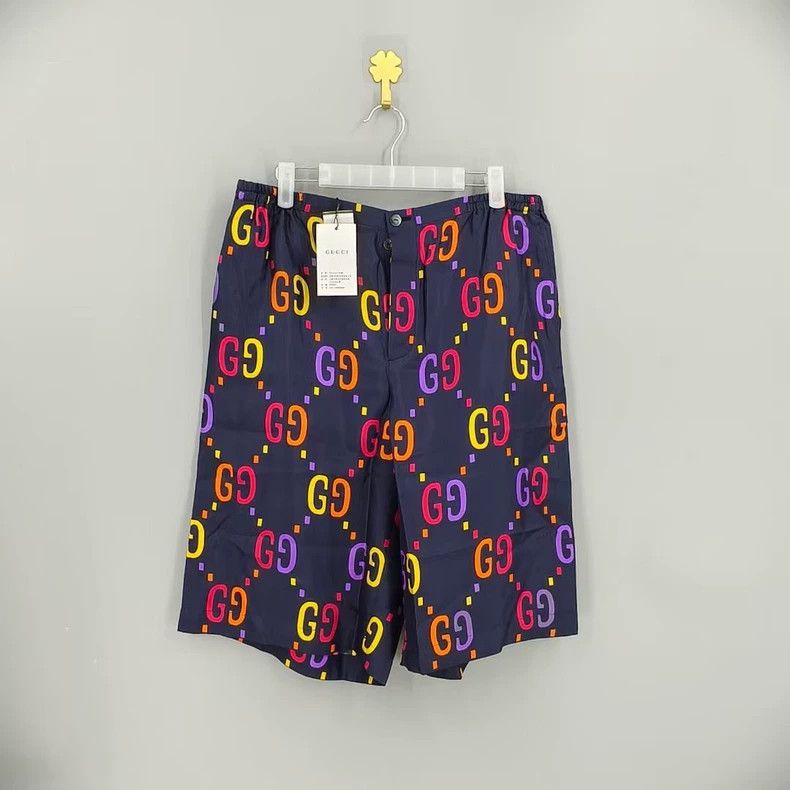 Gucci Gucci Full-print silk shorts Size US 34 / EU 50 - 1 Thumbnail