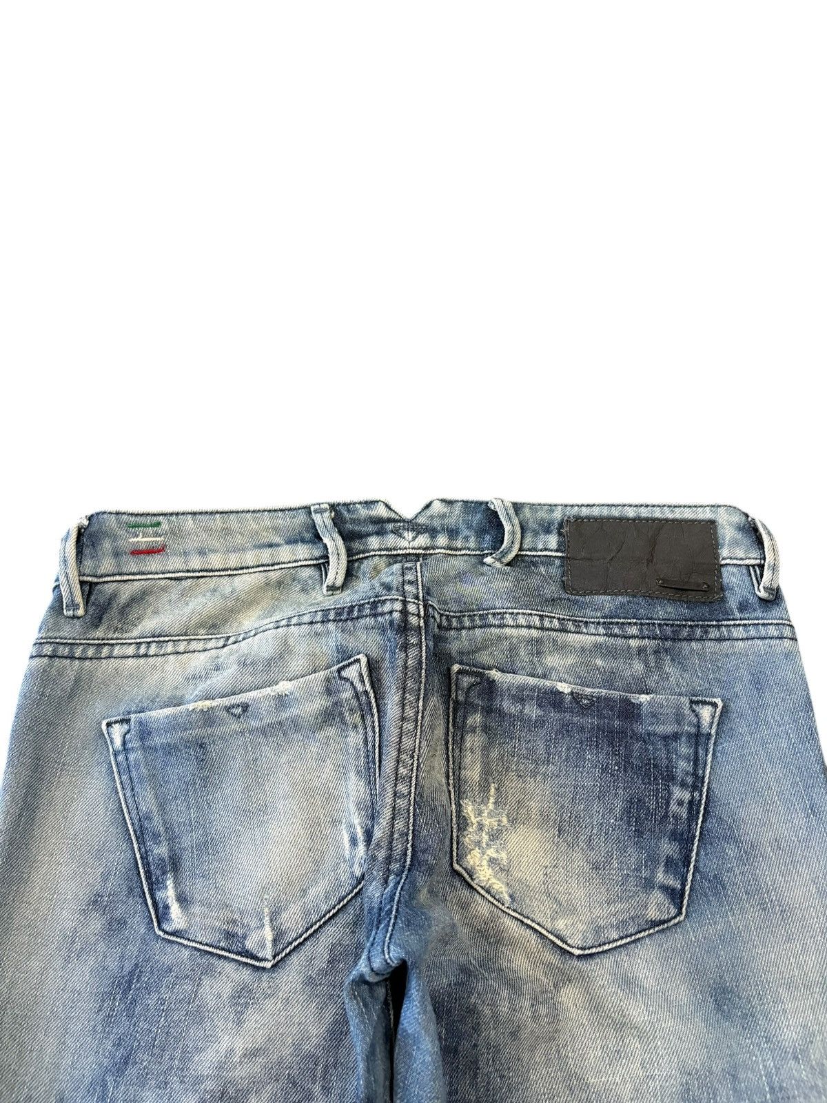 Diesel Vintage Italy Diesel Cherick Bleached Distressed Jeans Size 28" / US 6 / IT 42 - 8 Thumbnail