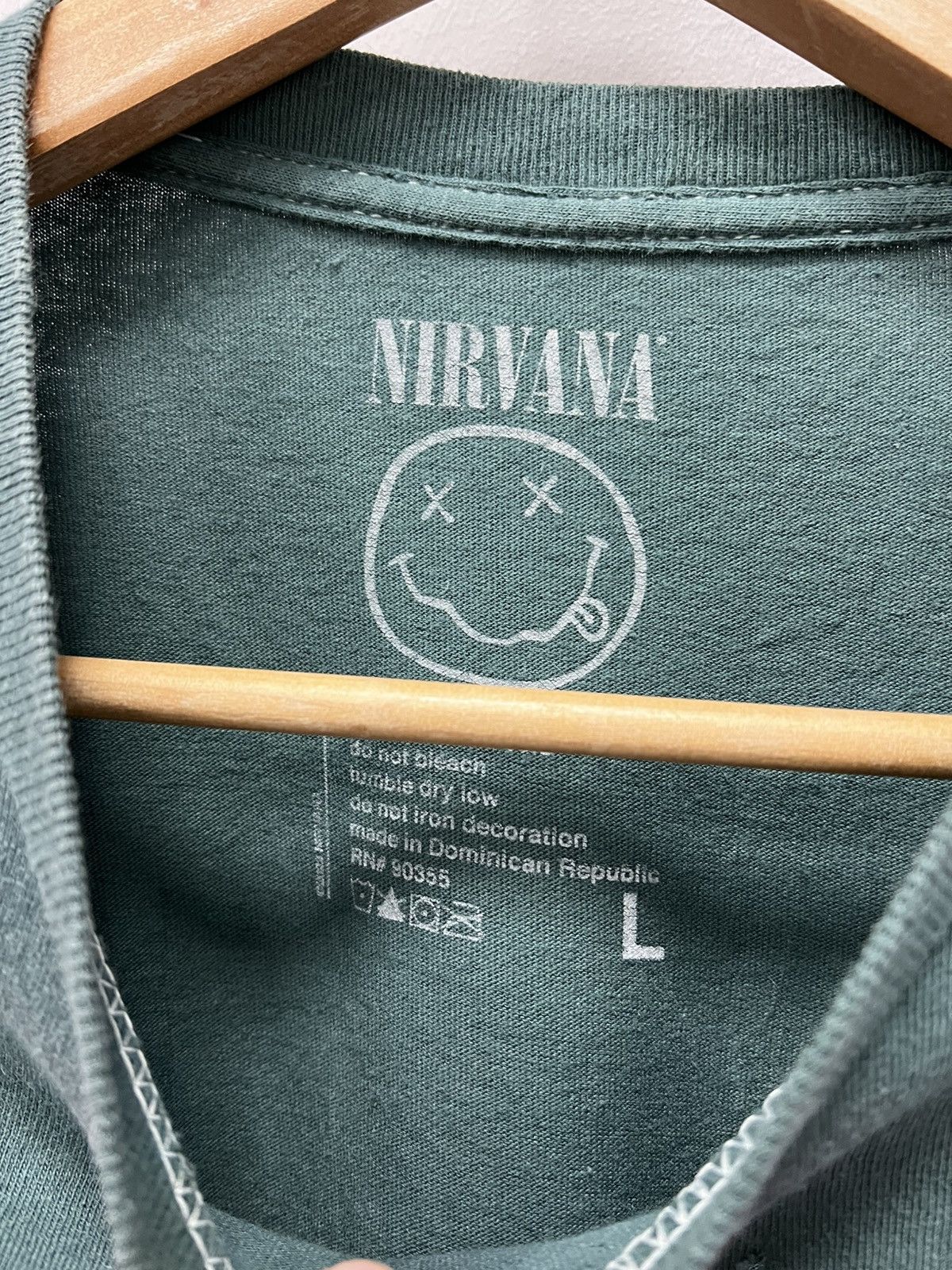 Nirvana × Vintage VINTAGE NIRVANA 90s Y2K T-shirt streetwear rockband Size US L / EU 52-54 / 3 - 7 Thumbnail