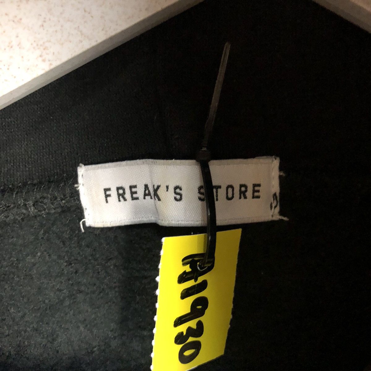 Japanese Brand Freak Store Black Hoodie sweatshirt #A1930 Size US XL / EU 56 / 4 - 9 Thumbnail