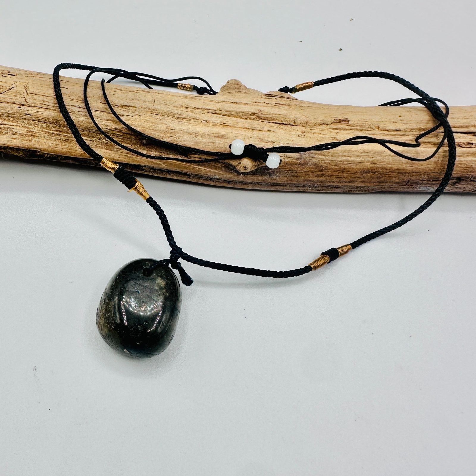 The Unbranded Brand Natural Labradorite Healing Stone Cord Necklace Unisex Size ONE SIZE - 3 Thumbnail