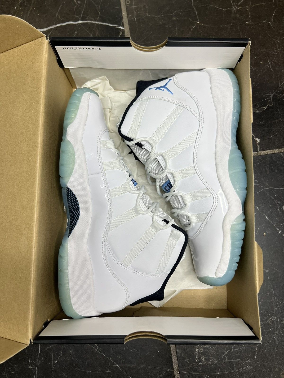 Jordan Brand Jordan Legend Blue 11s (2024) DS GS 7Y! Size US 7 / EU 40 - 8 Thumbnail