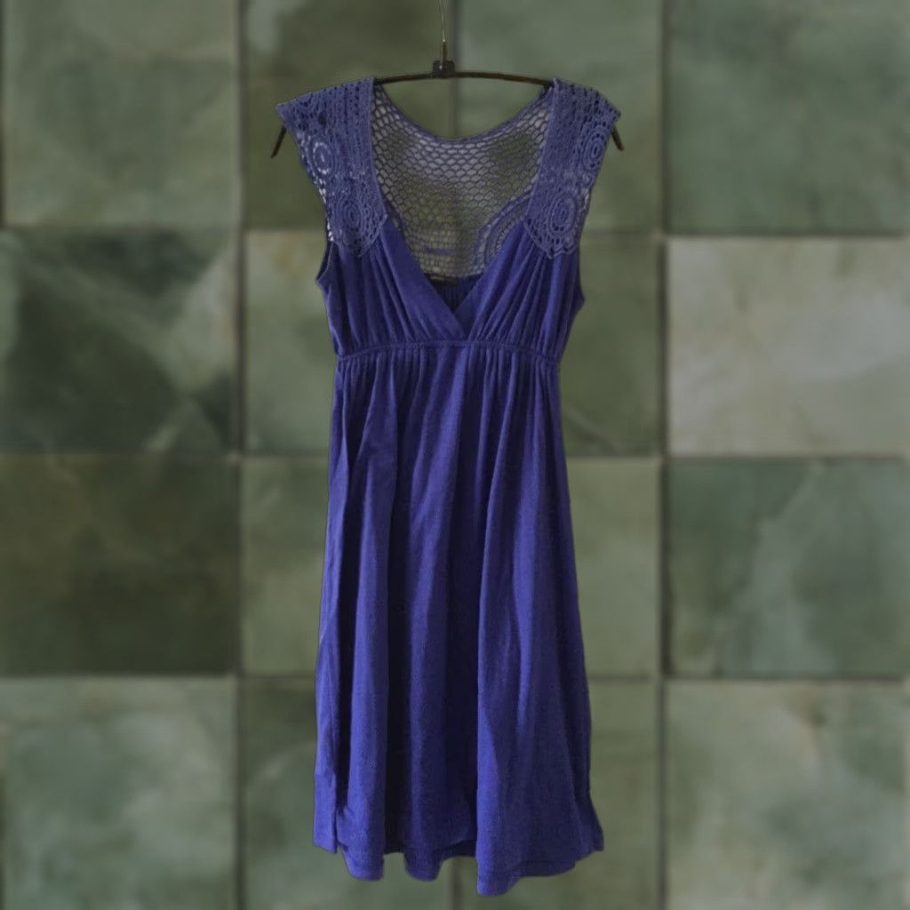 Vintage Soprano Womens Blue V-Neck Lace Accent Knee Length Dress Size Small Soprano Blue V-Neck Lace Knee Length Dress Small Womens Size S / US 4 / IT 40 - 1 Thumbnail