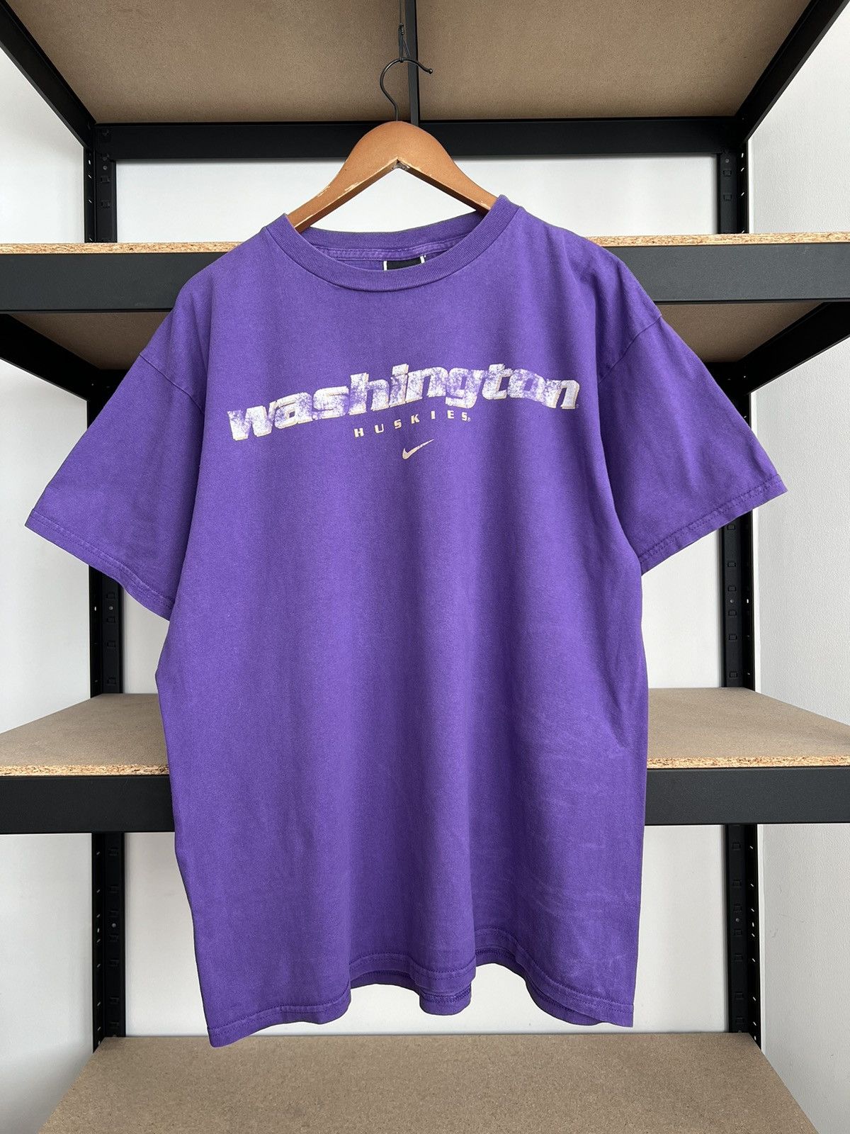 Nike Vintage 90s Nike Washington Huskies Football NCAA T-shirt Size US L / EU 52-54 / 3 - 1 Thumbnail