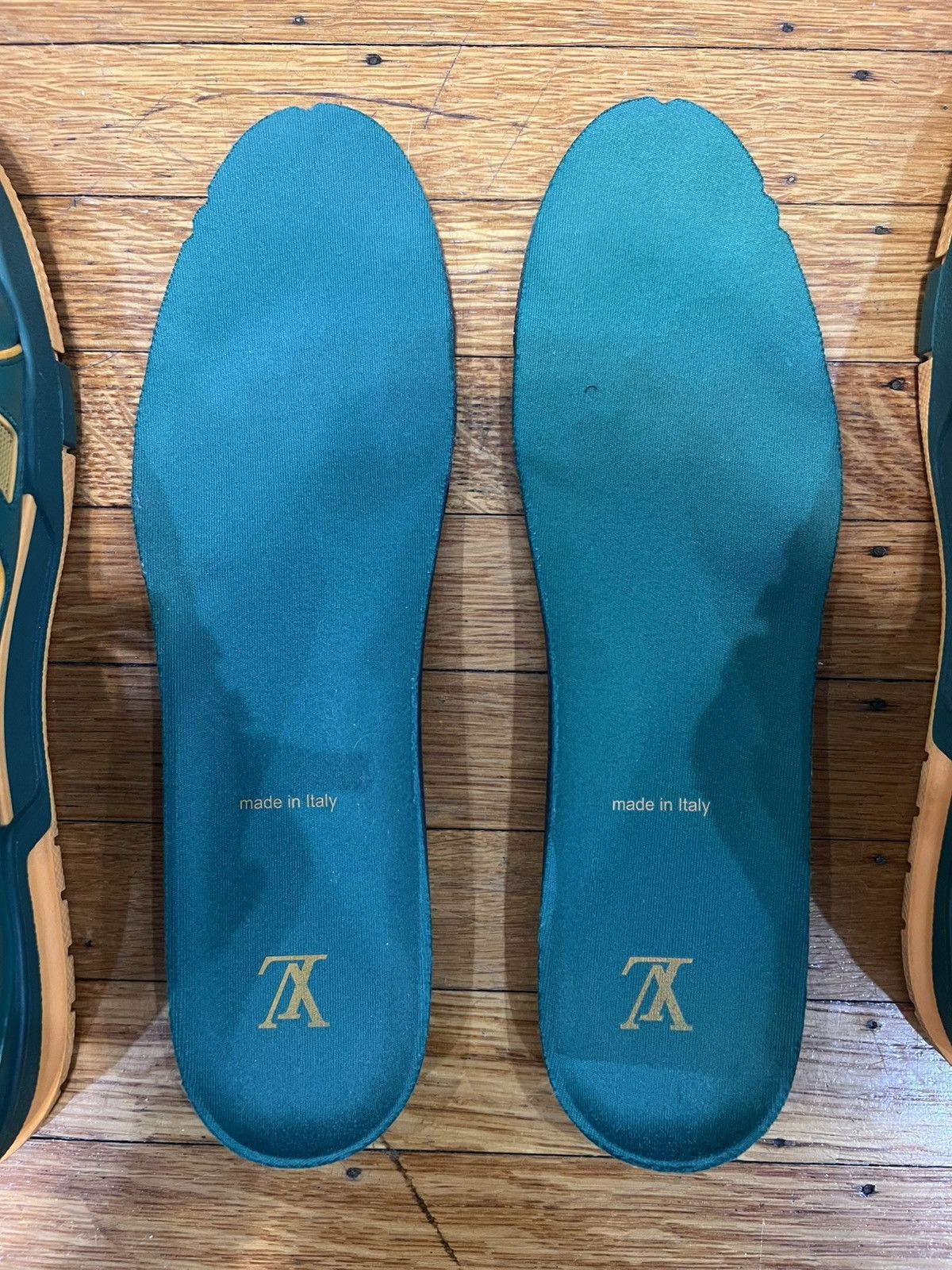 Louis Vuitton Louis Vuitton x Virgil Abloh “College Green” Trainer LV10 Size US 11 / EU 44 - 10 Thumbnail