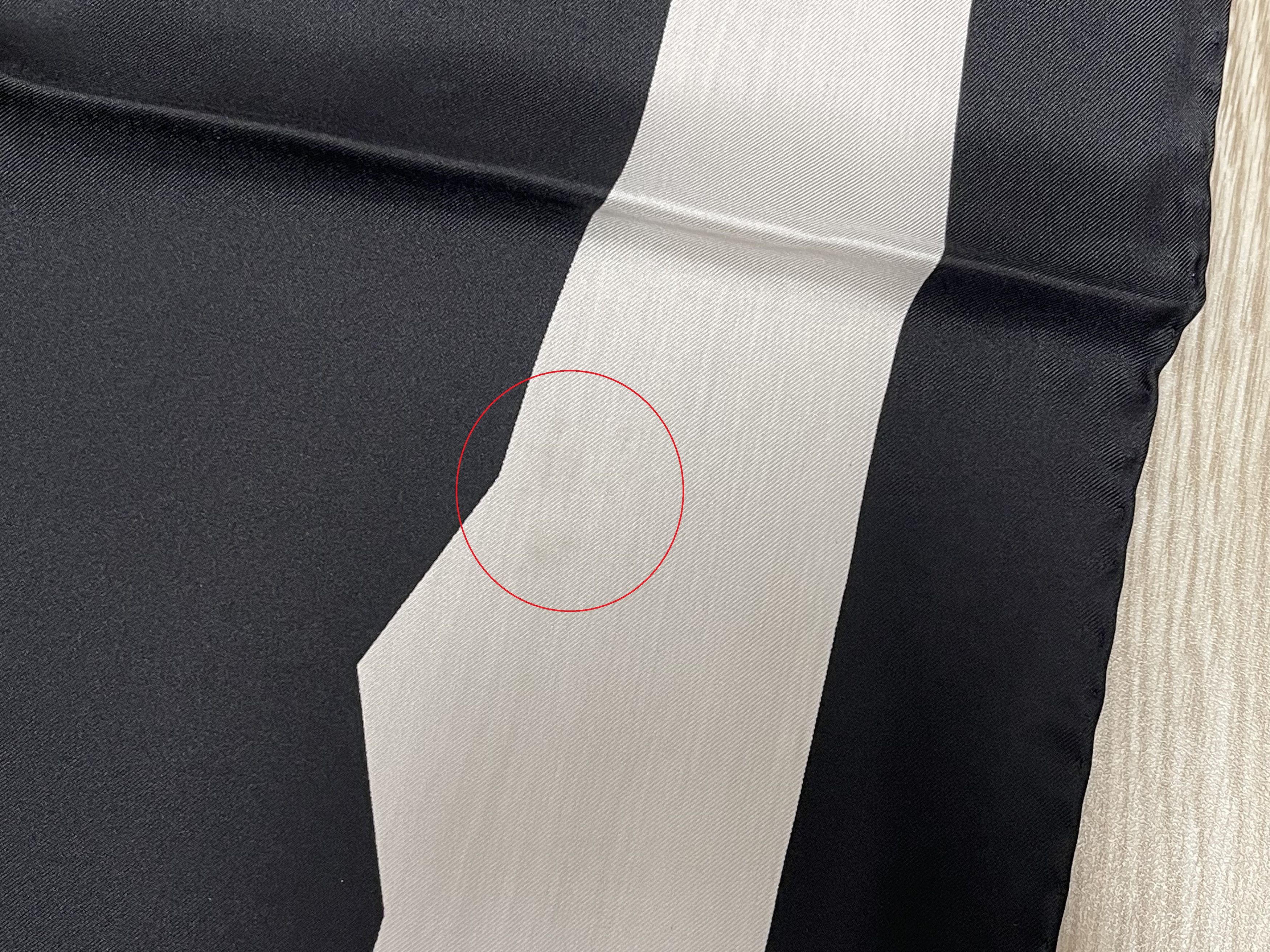 Chanel Chanel Mademoiselle CC Logo G22 Scarf Size ONE SIZE - 9 Thumbnail