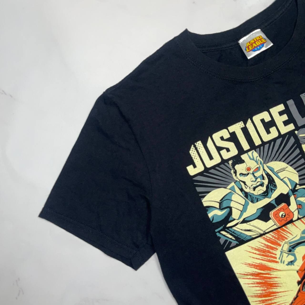 Vintage JUSTICE LEAGUE CYBORG,BATMAN,SUPERMAN,WONDER WOMAN T-SHIRT Size US L / EU 52-54 / 3 - 4 Thumbnail