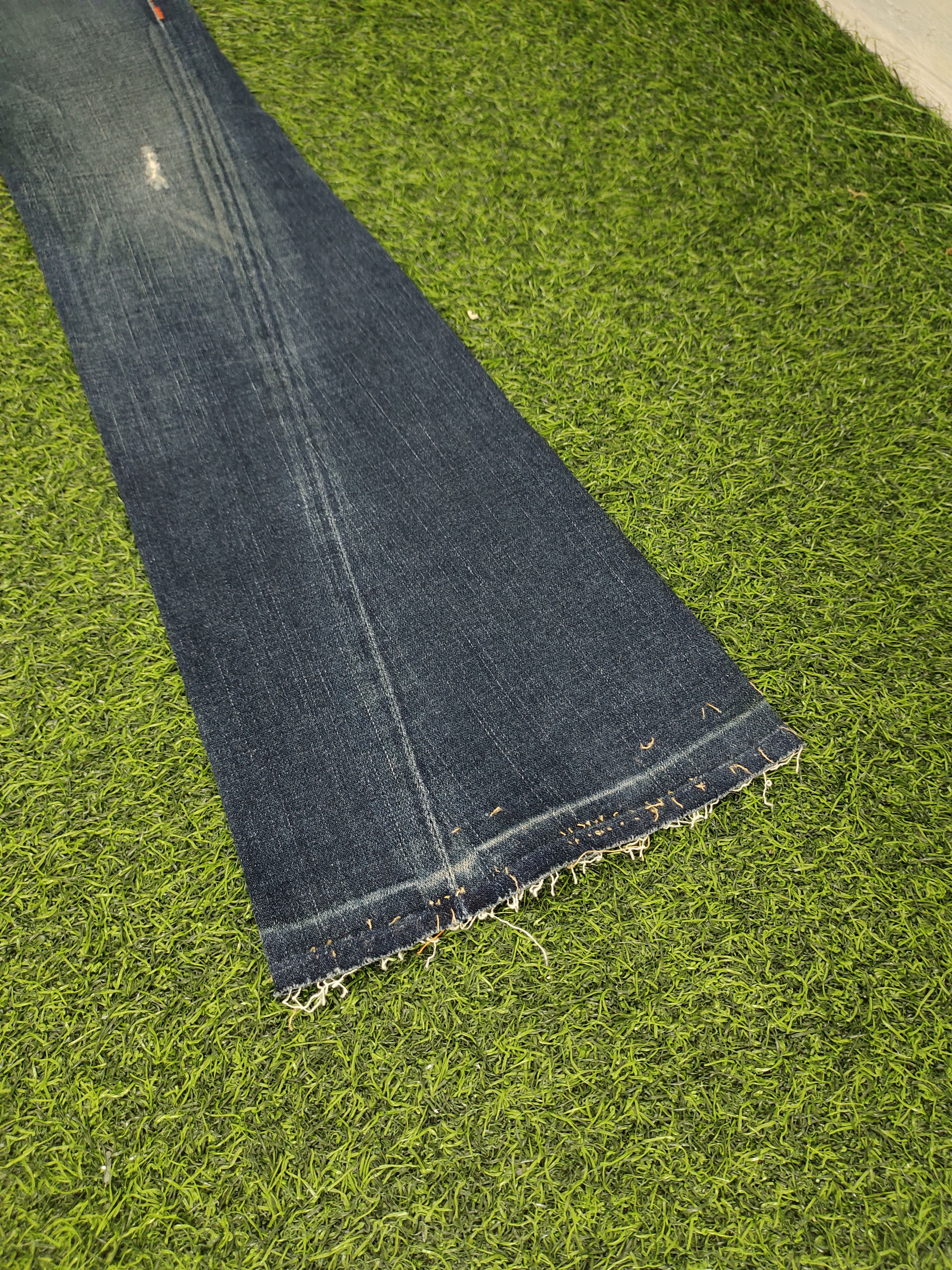 True Religion Flare Jeans True Religion Distress Low Rise Denim Bootcut Size 26" / US 2 / IT 38 - 8 Thumbnail
