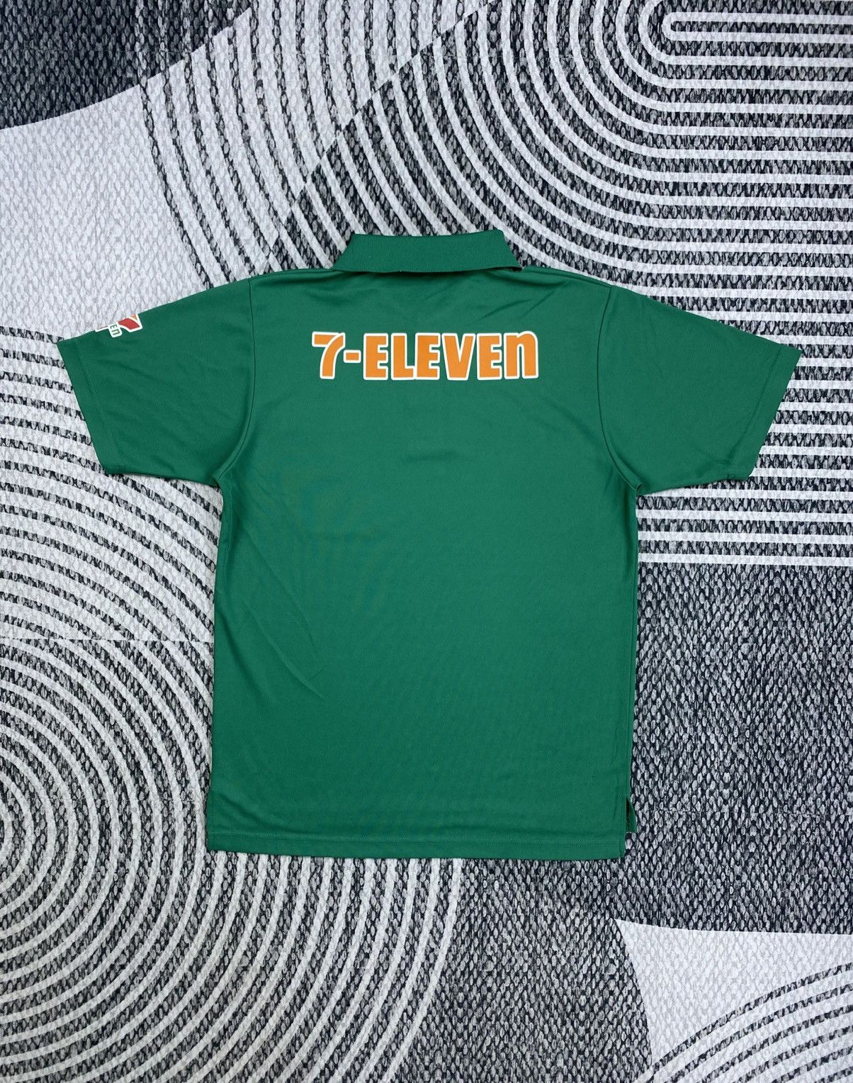 Japanese Brand Vintage 7 Eleven Japanese Brand Polos Shirt Size US M / EU 48-50 / 2 - 2 Thumbnail