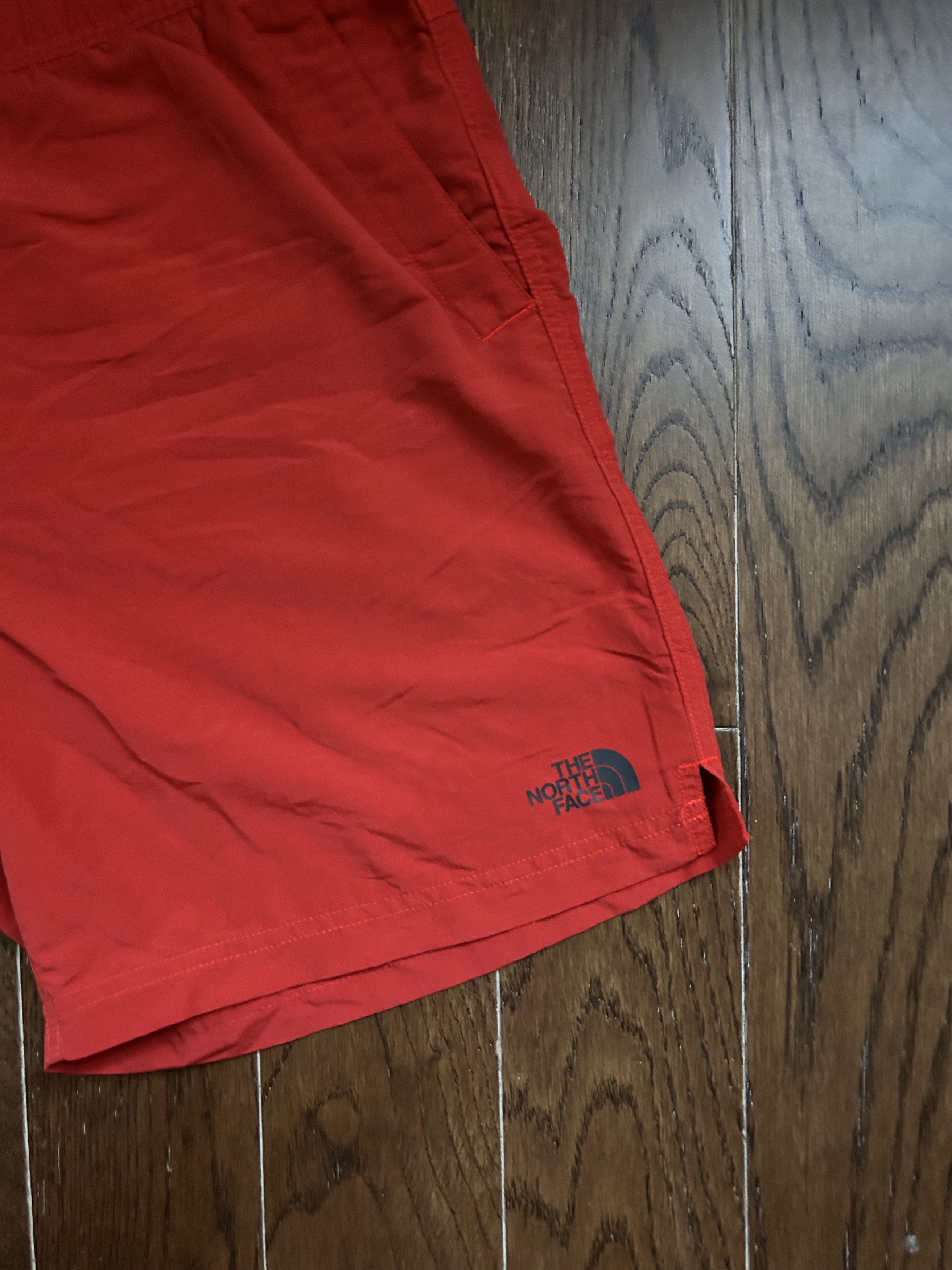 The North Face North Face Swimwear Size US 34 / EU 50 - 2 Thumbnail