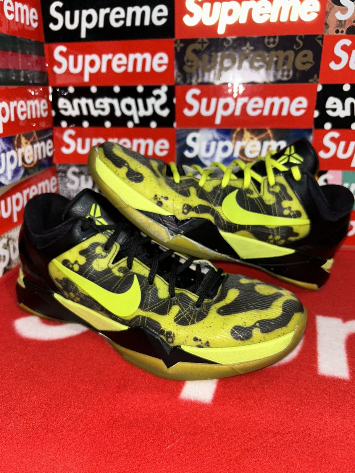 Nike Nike Kobe 7 iD Poison Frog 518386-991 size 12 Size US 12 / EU 45 - 1 Thumbnail