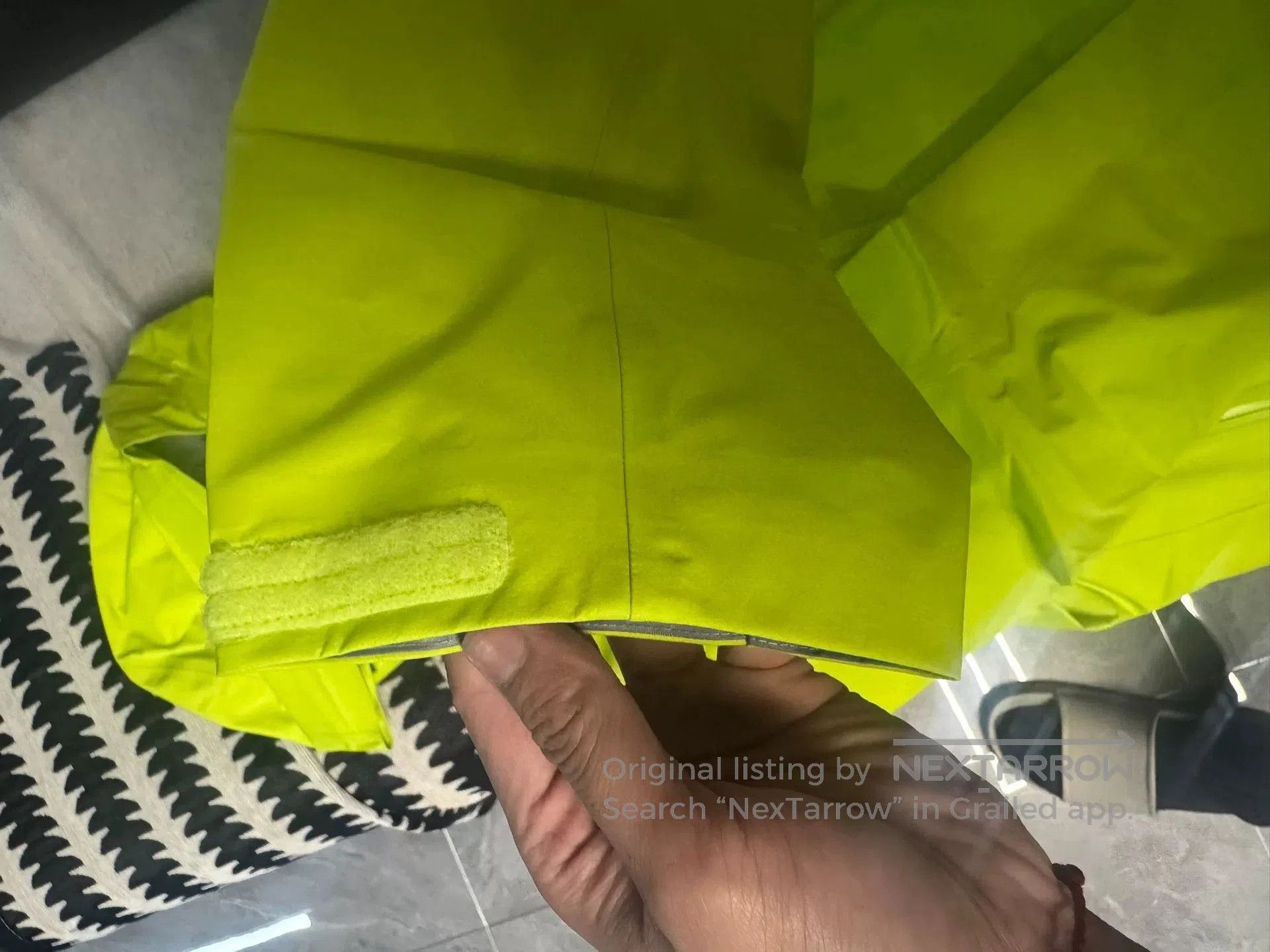 Arc'teryx Arc'teryx Beta Jacket in Fluorescent Green. Size US XL / EU 56 / 4 - 7 Thumbnail