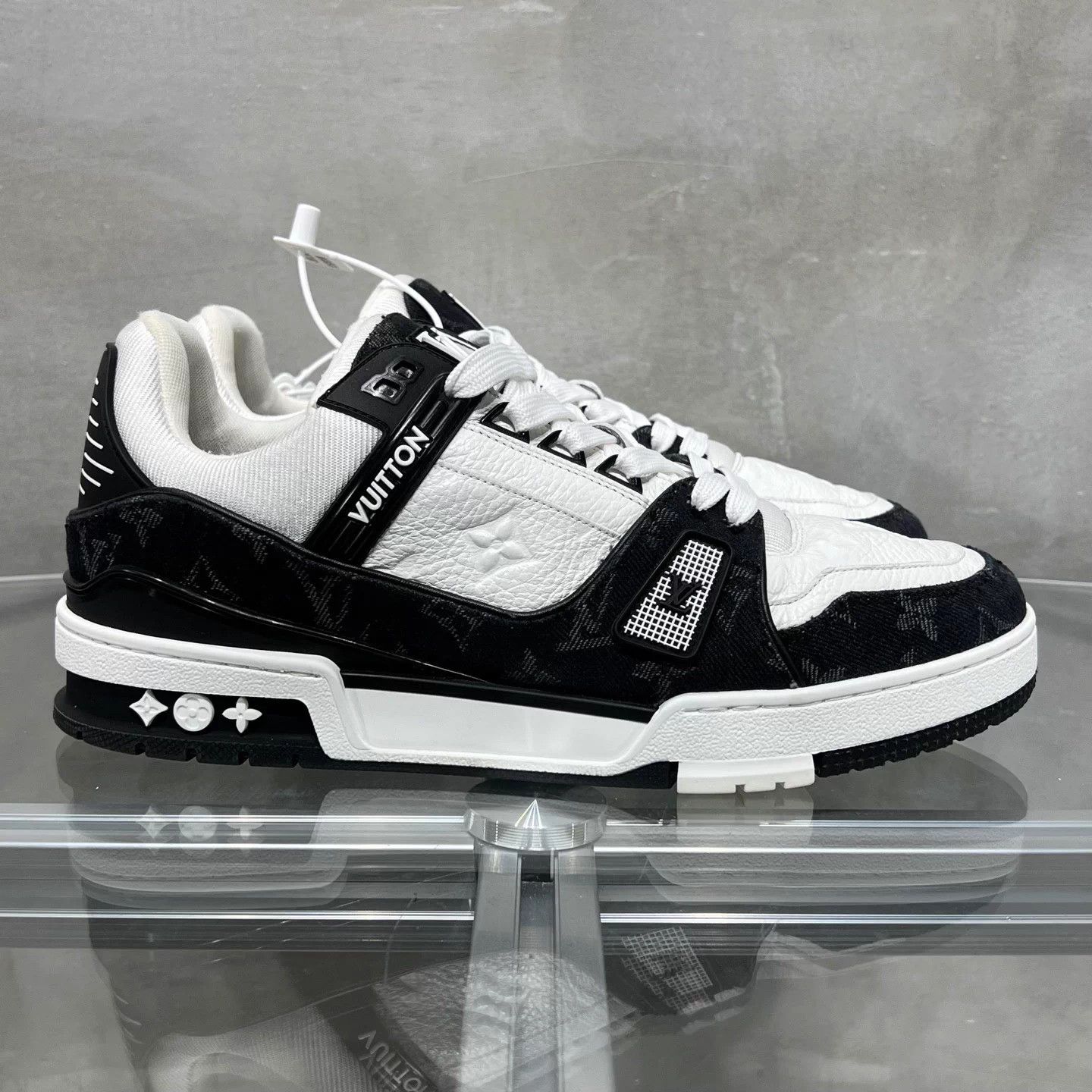 Louis Vuitton LV Trainer Black & White Denim UK7.5/41.5 Size US 8.5 / EU 41-42 - 4 Thumbnail