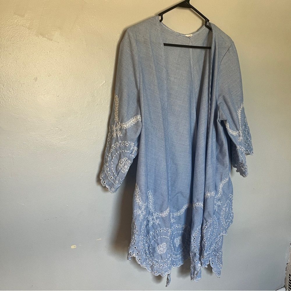 Designer Boutique Blue White Embroidered Floral Long 3/4 Sleeves Size ONE SIZE - 2 Thumbnail