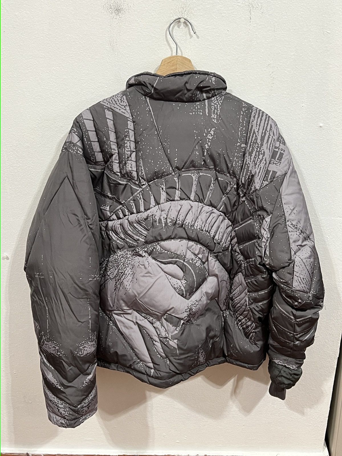 Vale Vale Forever Liberty Statue Puffer Size US L / EU 52-54 / 3 - 5 Thumbnail