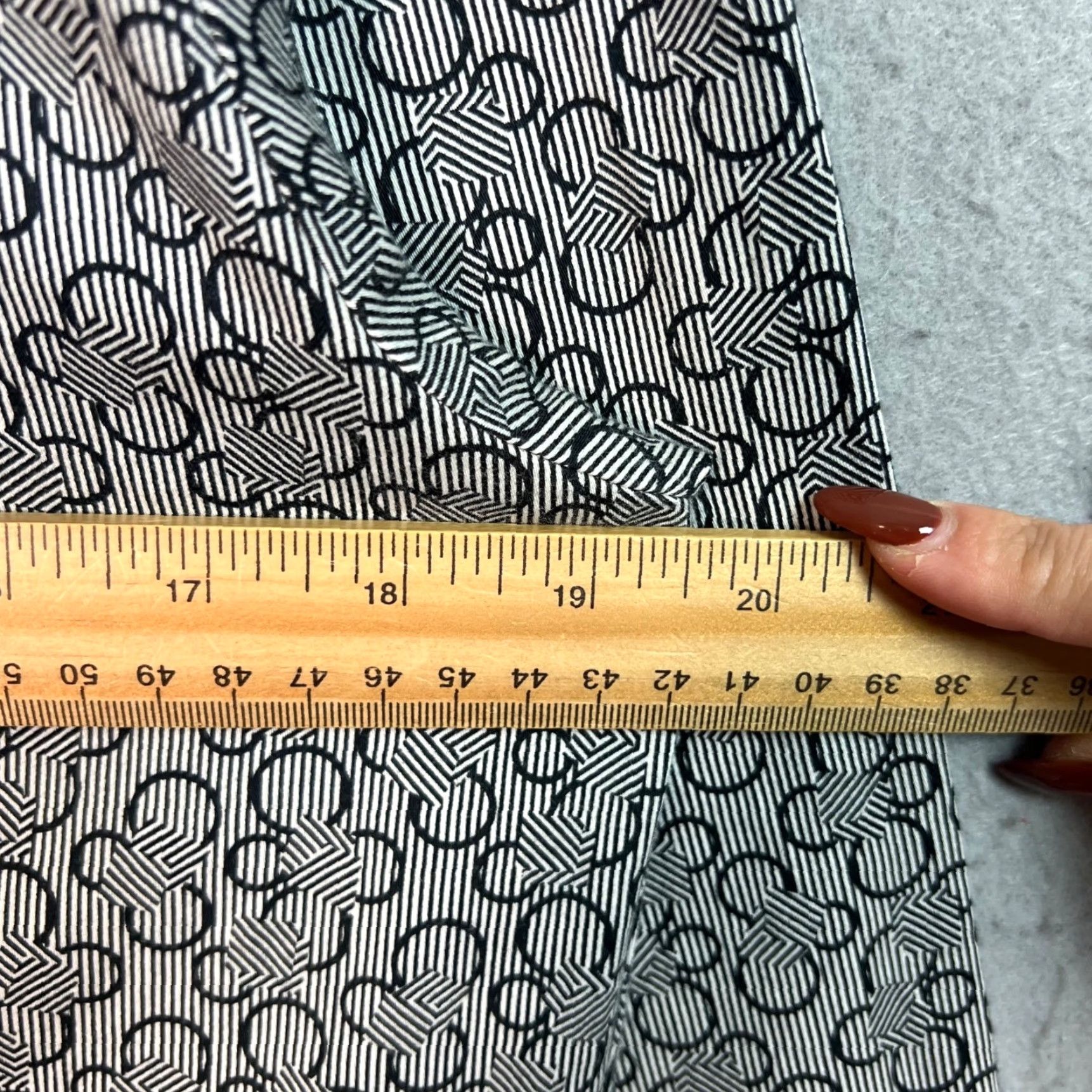 Karl Lagerfeld Karl Lagerfeld Paris Mens Small Button-Up Shirt Black & White Geometric Size US S / EU 44-46 / 1 - 6 Thumbnail