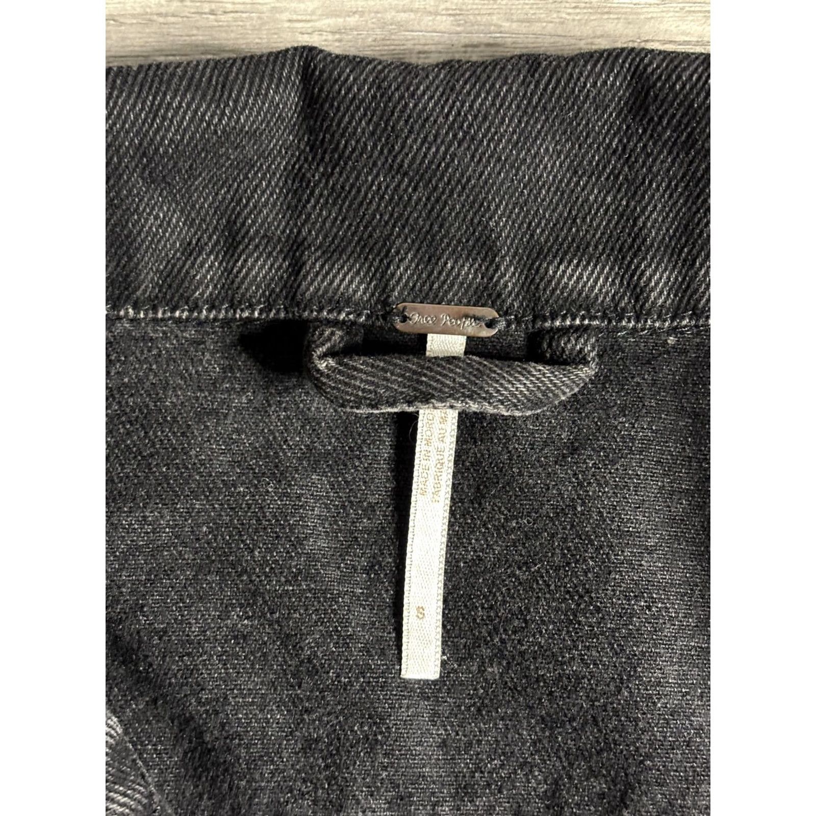 Free People Free People Jacket Womens Small Black Denim Button Front Cropped Classic Jacket Slim Casual Black Denim Short Sleeve? Size S / US 4 / IT 40 - 3 Thumbnail