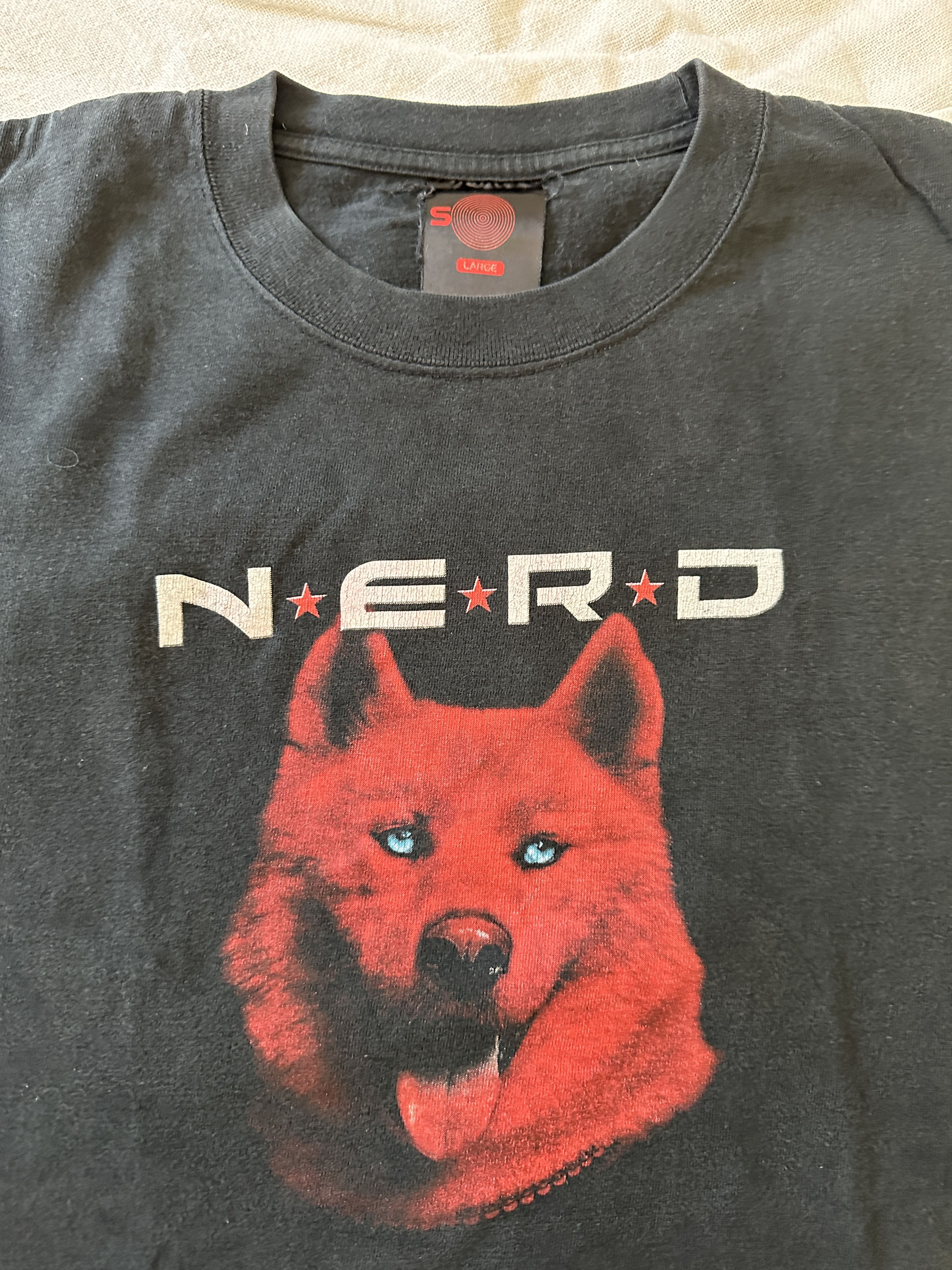 Band Tees × Pharrell Vintage 00s N.E.R.D Fly or Die red dog shirt 