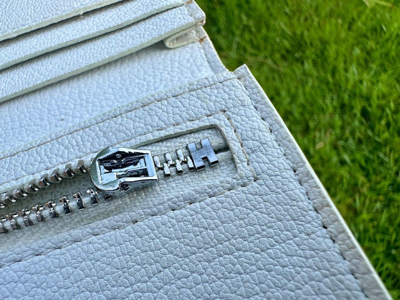 Hermes Authentic Hermes Bearn Gris Perle Matte Alligator Leather Size ONE SIZE - 14 Thumbnail