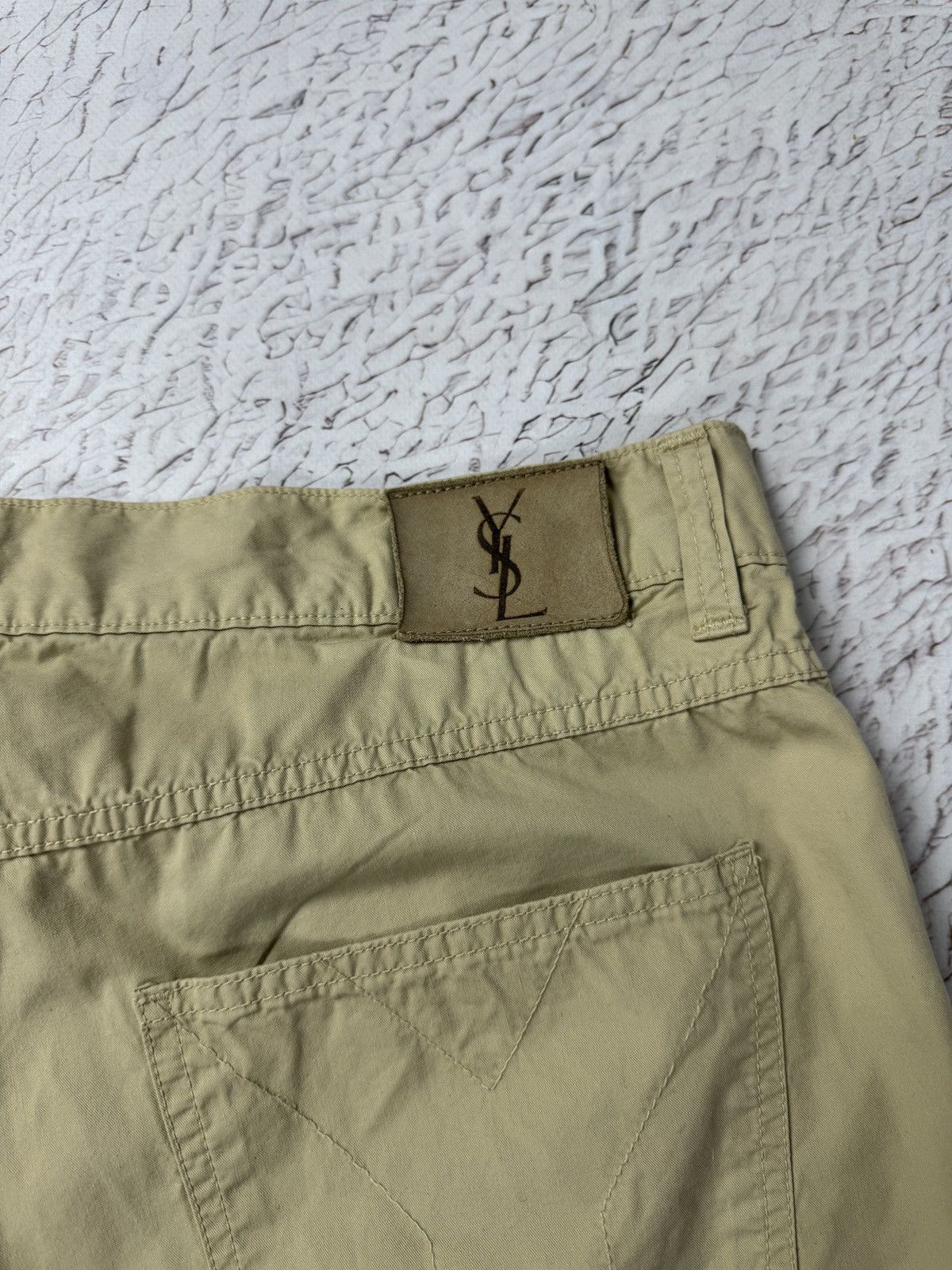 Yves Saint Laurent Yves Saint Laurent vintage beige pocket logo chino pants Size US 36 / EU 52 - 19 Thumbnail