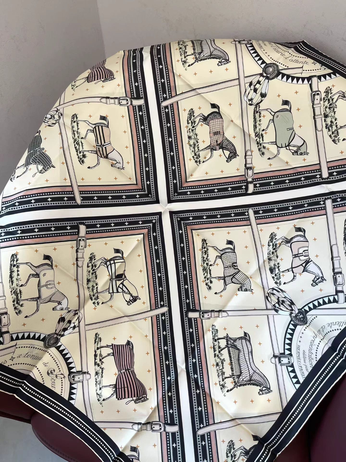 Hermes Hermès Cheval en Parade 90 2-sided Scarf Cream/Red/Black Size ONE SIZE - 6 Thumbnail