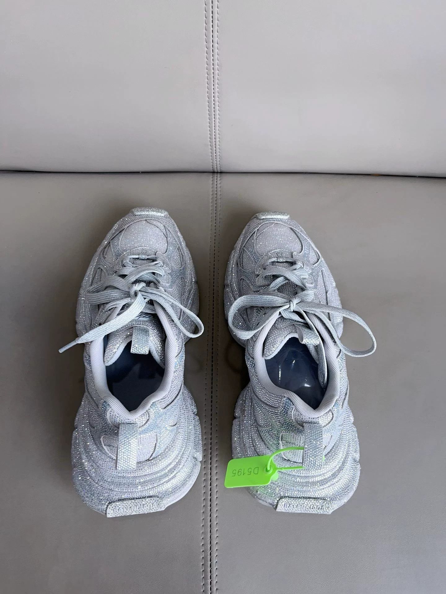 Balenciaga Balenciaga 3XL Full Diamond Men's Size 43 Size US 10 / EU 43 - 4 Thumbnail