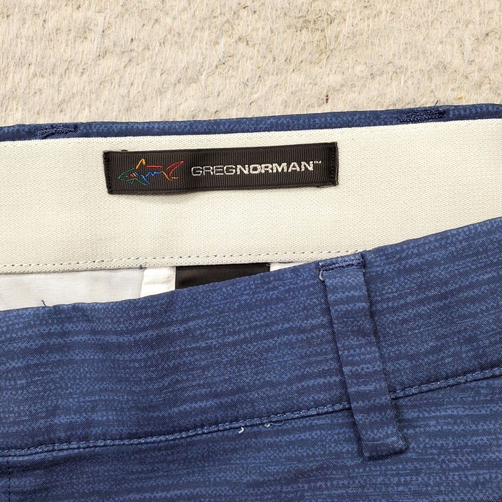 Vintage Greg Norman Golf Chino Shorts Mens 42 Blue Regular Fit Flat Front Chino 9.75 Inseam 22" Outseam Size 42 Size US 42 / EU 58 - 6 Thumbnail